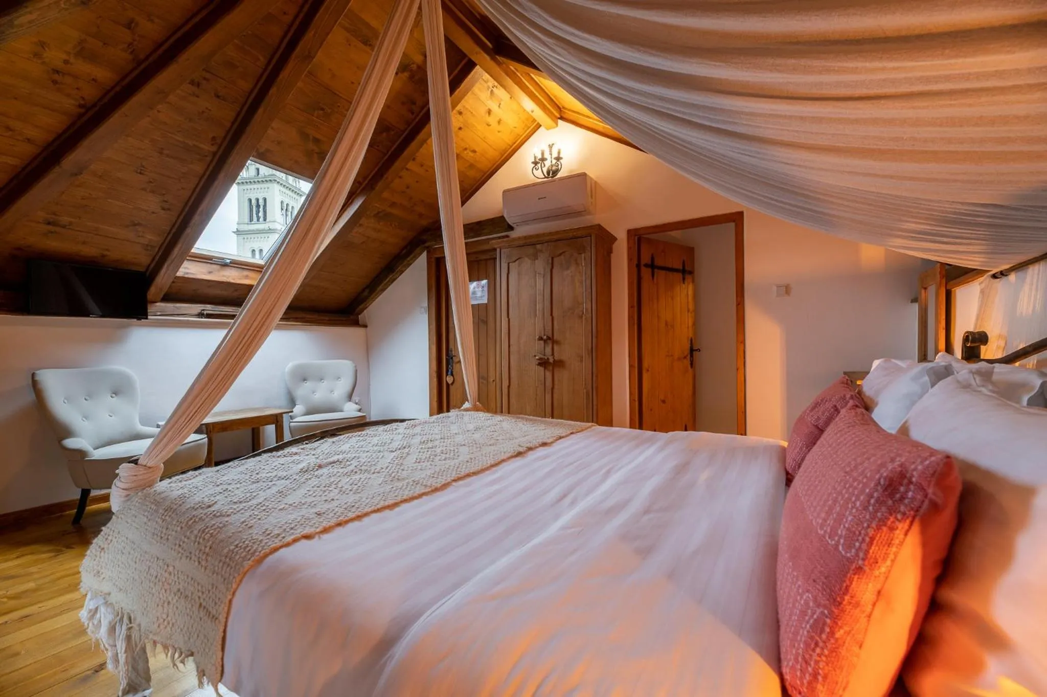 Bedroom, Bed in Boutique Hotel von Graf