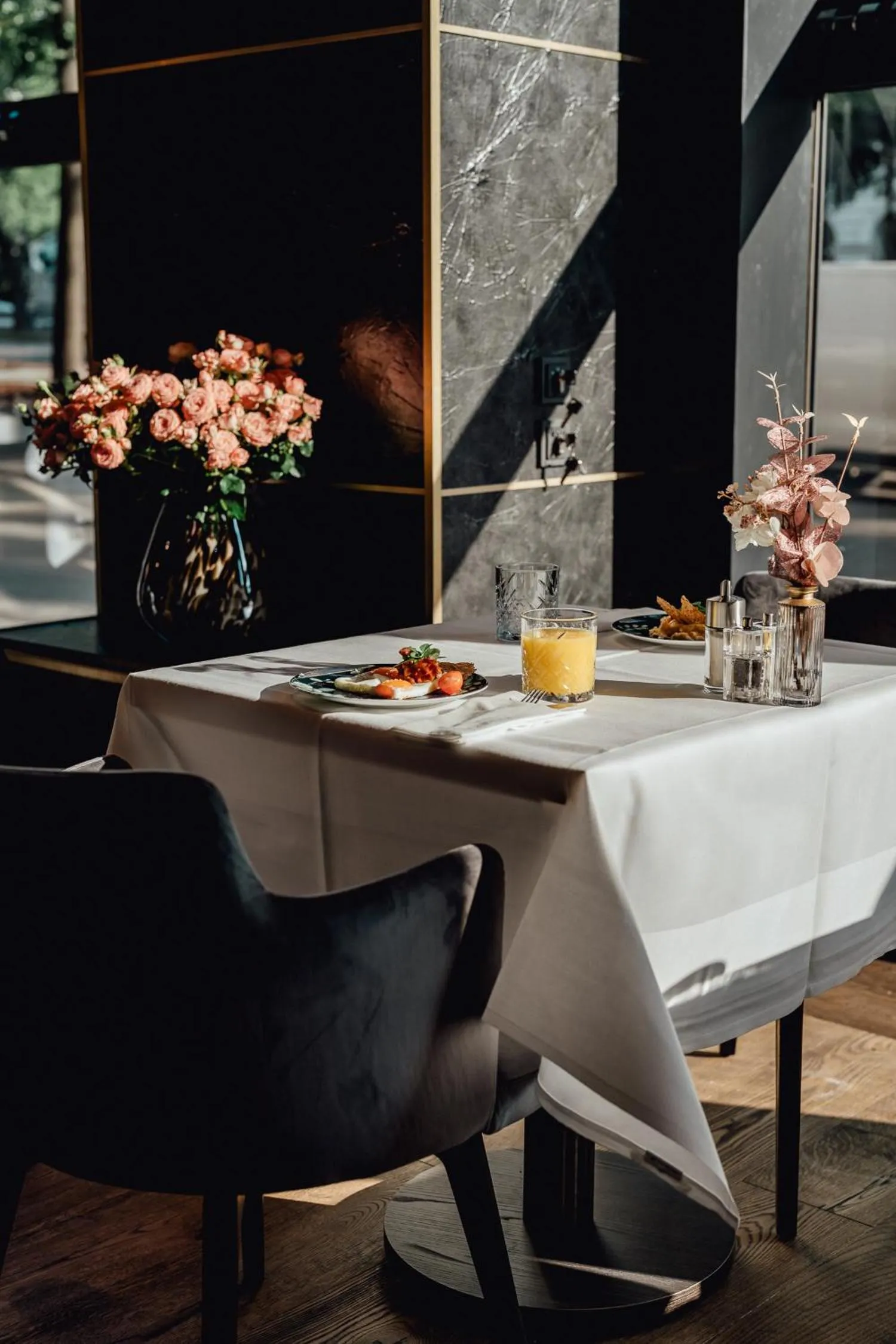 Restaurant/places to eat in O11 Boutique Hotel Vienna