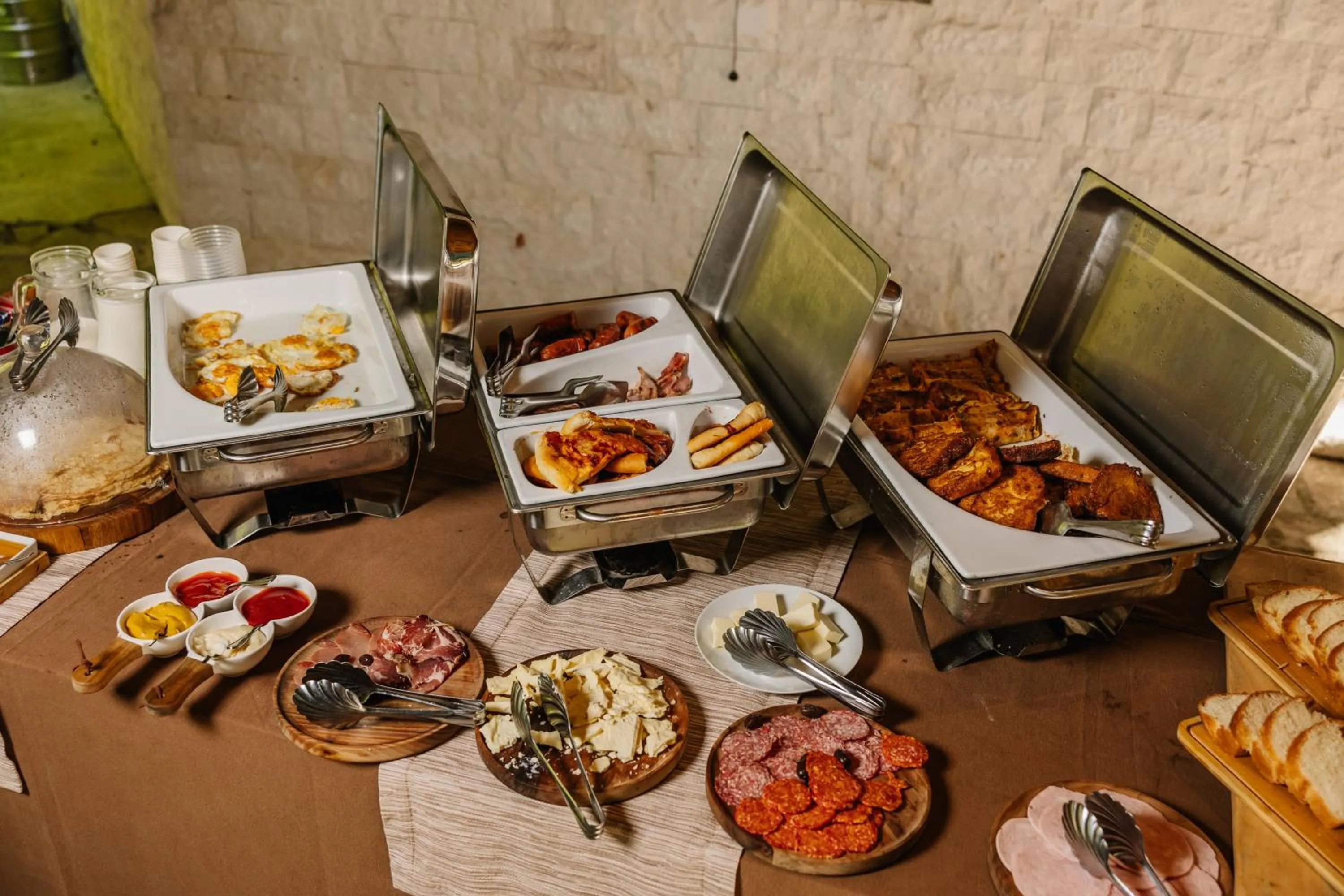 Food and drinks in Hotel Porto Tara