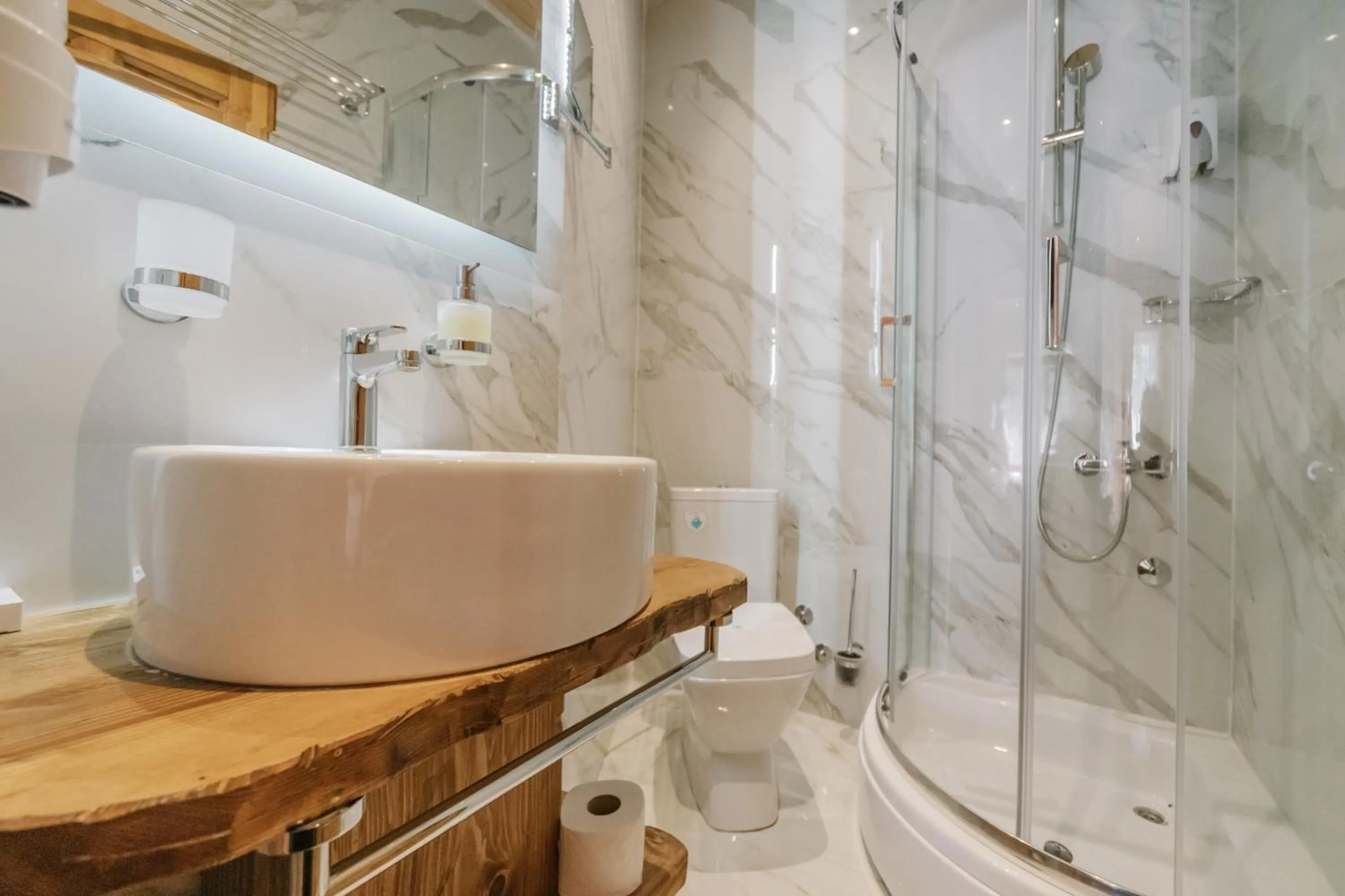 Shower in Hotel Porto Tara