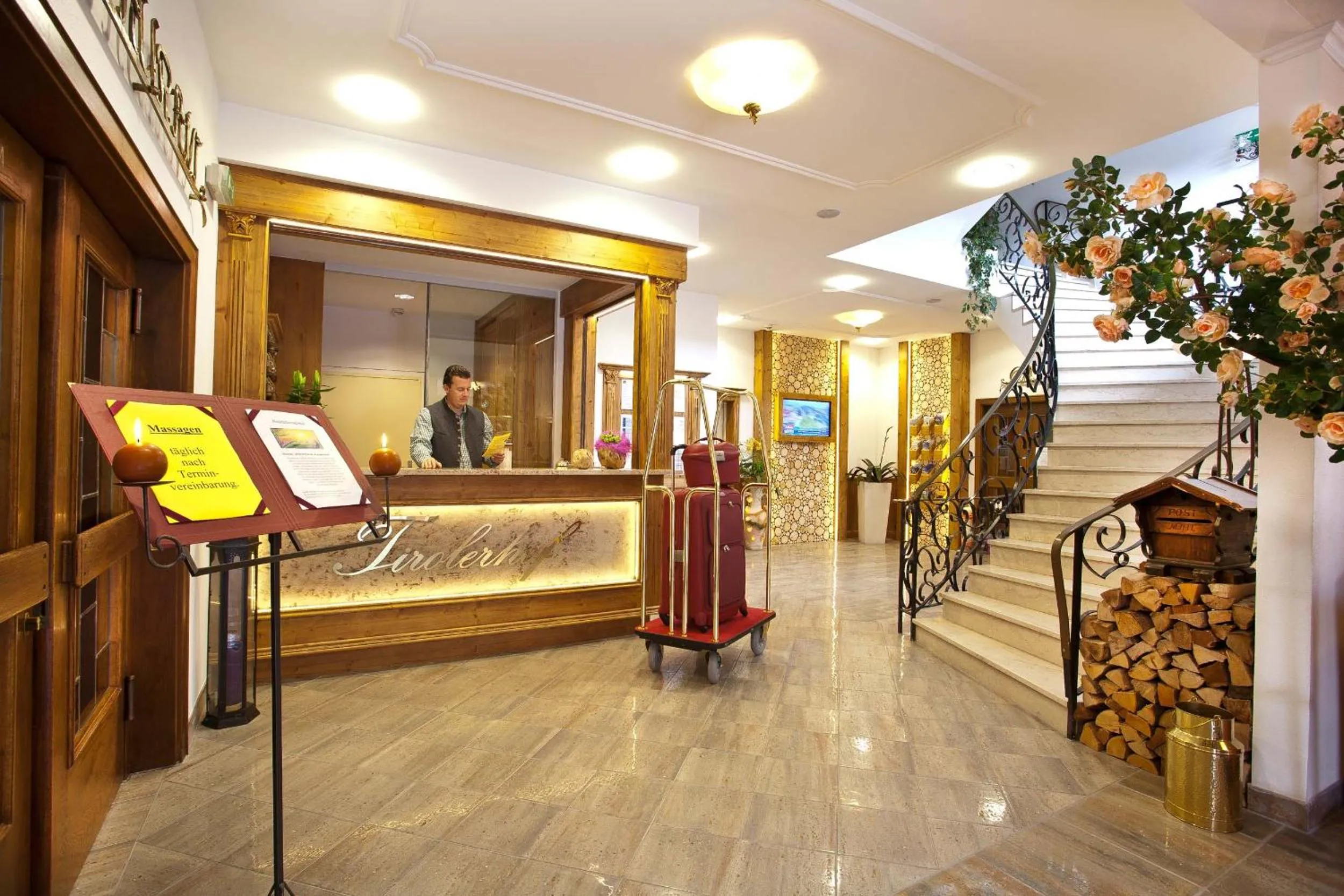 Lobby or reception in Sporthotel Tirolerhof
