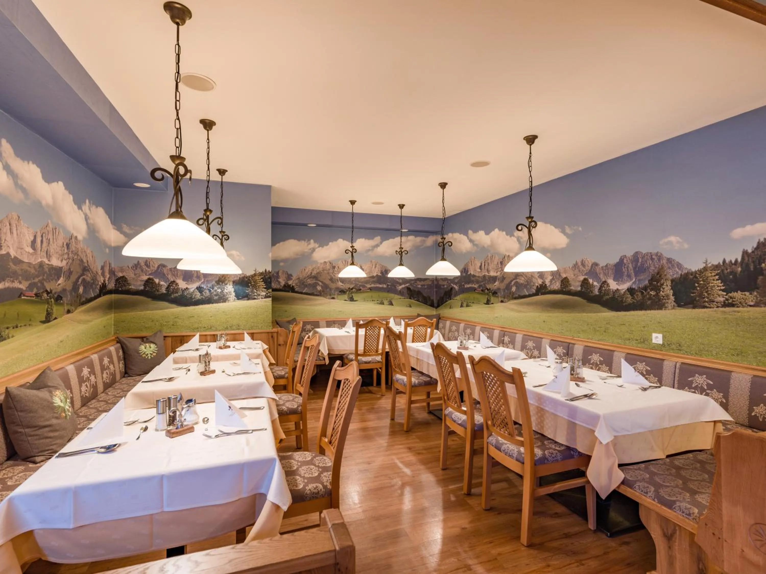 Restaurant/places to eat in Sporthotel Tirolerhof