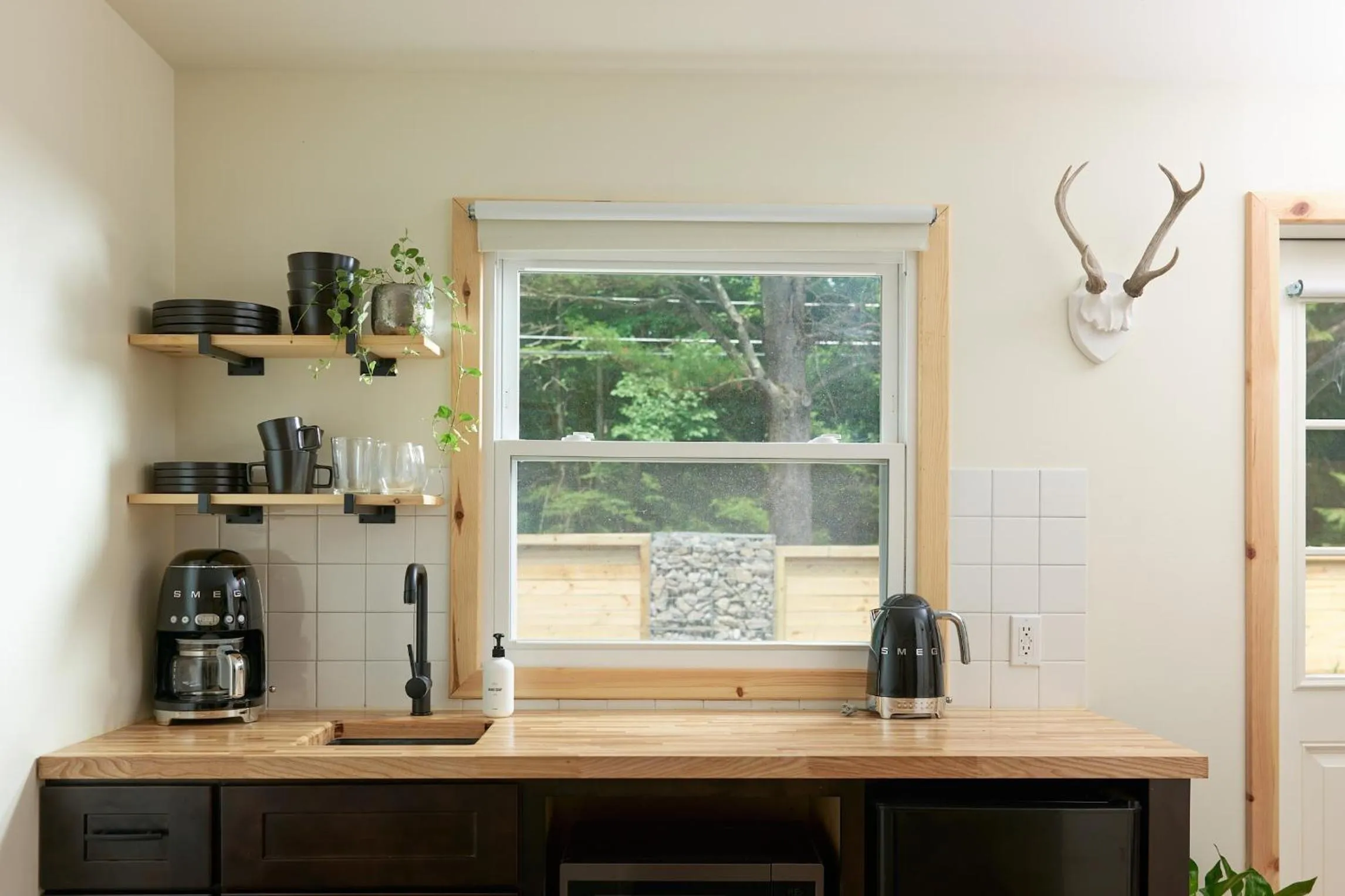 Coffee/tea facilities in The Rex