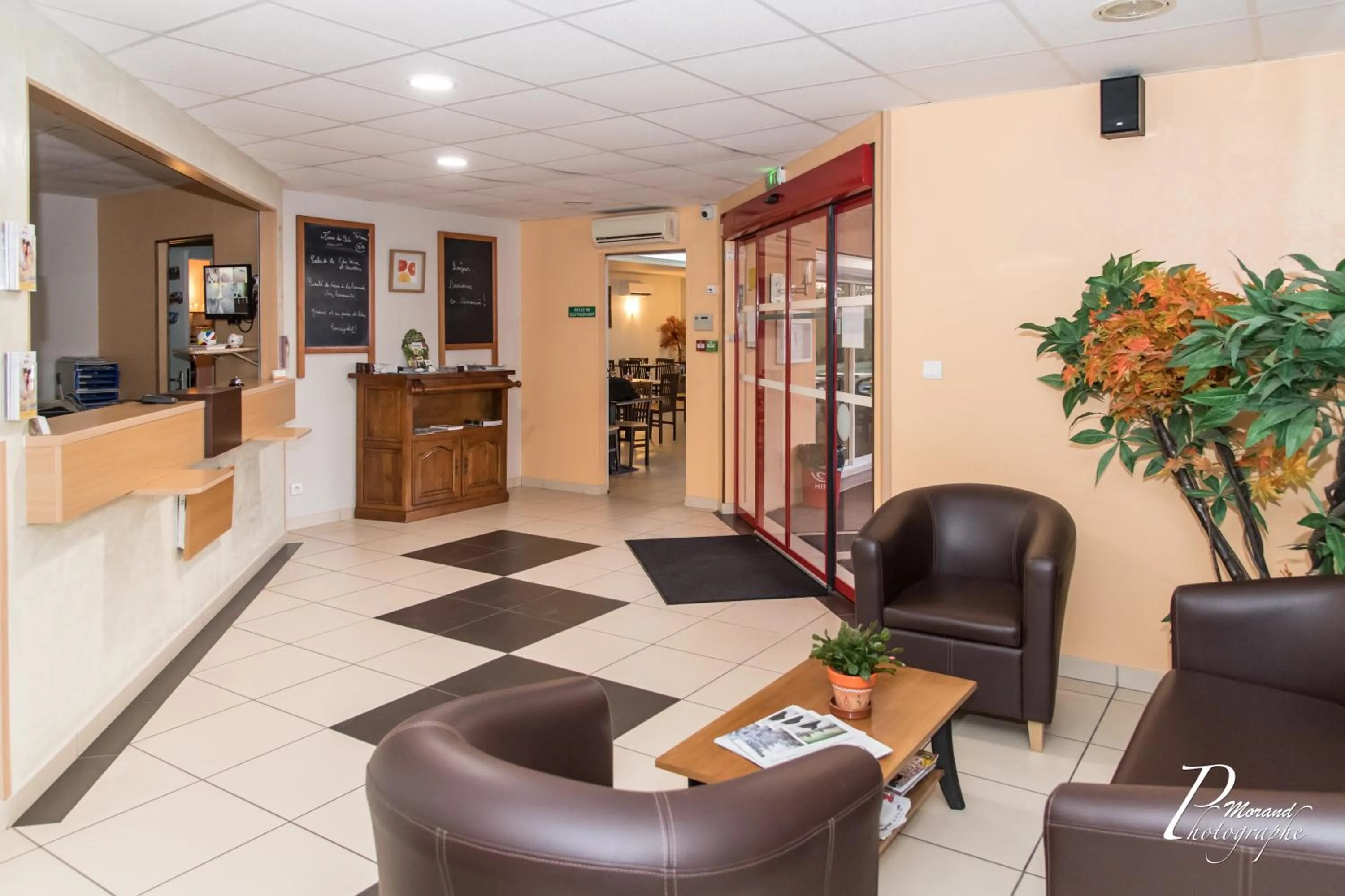 Living room in Hôtel Azur Saint Junien Cit'Hotel