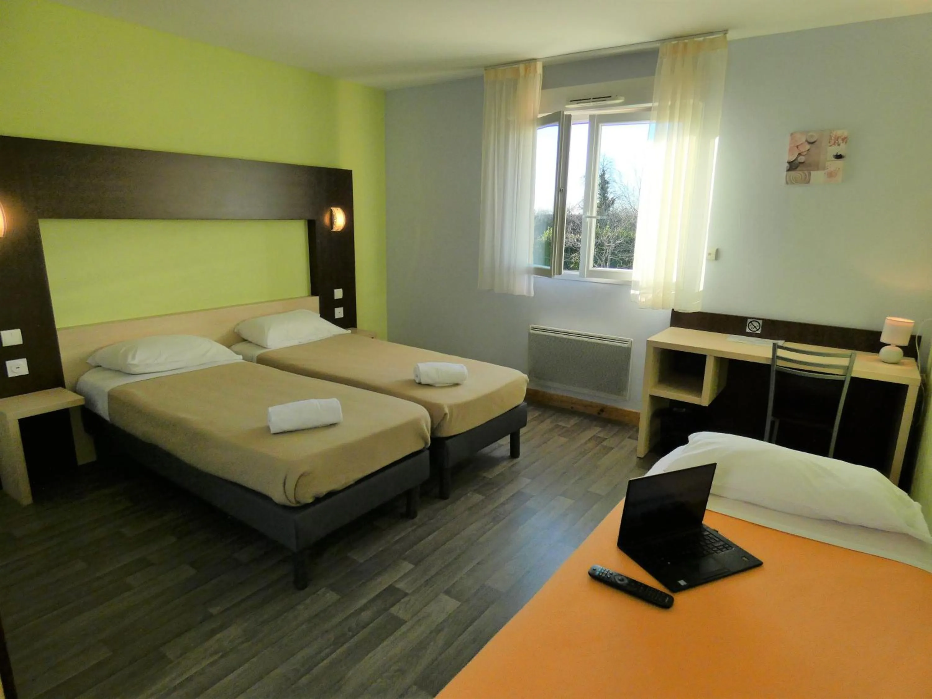 Family, Bed in Hôtel Azur Saint Junien Cit'Hotel