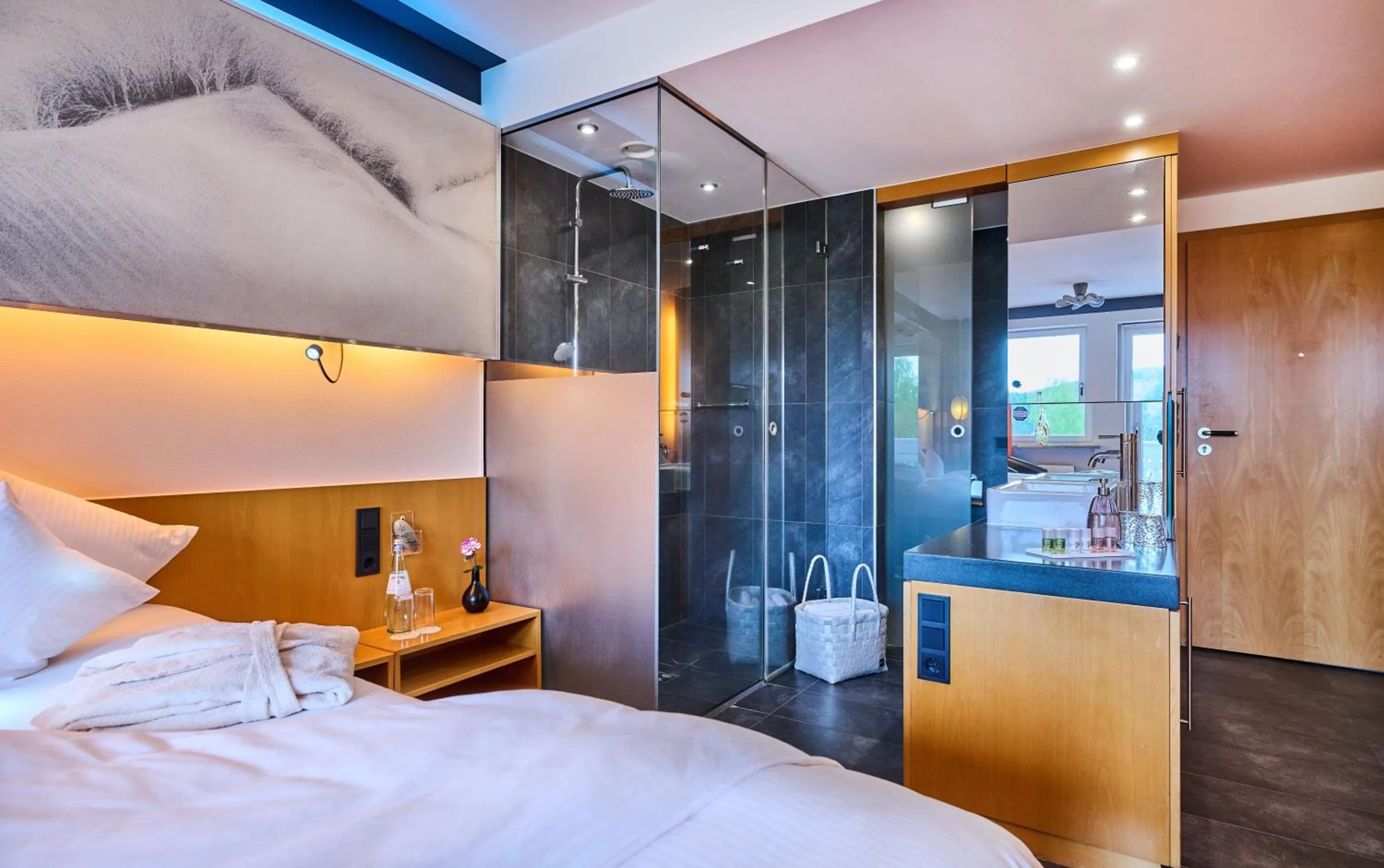 Bathroom, Bed in Hotel Wutzschleife