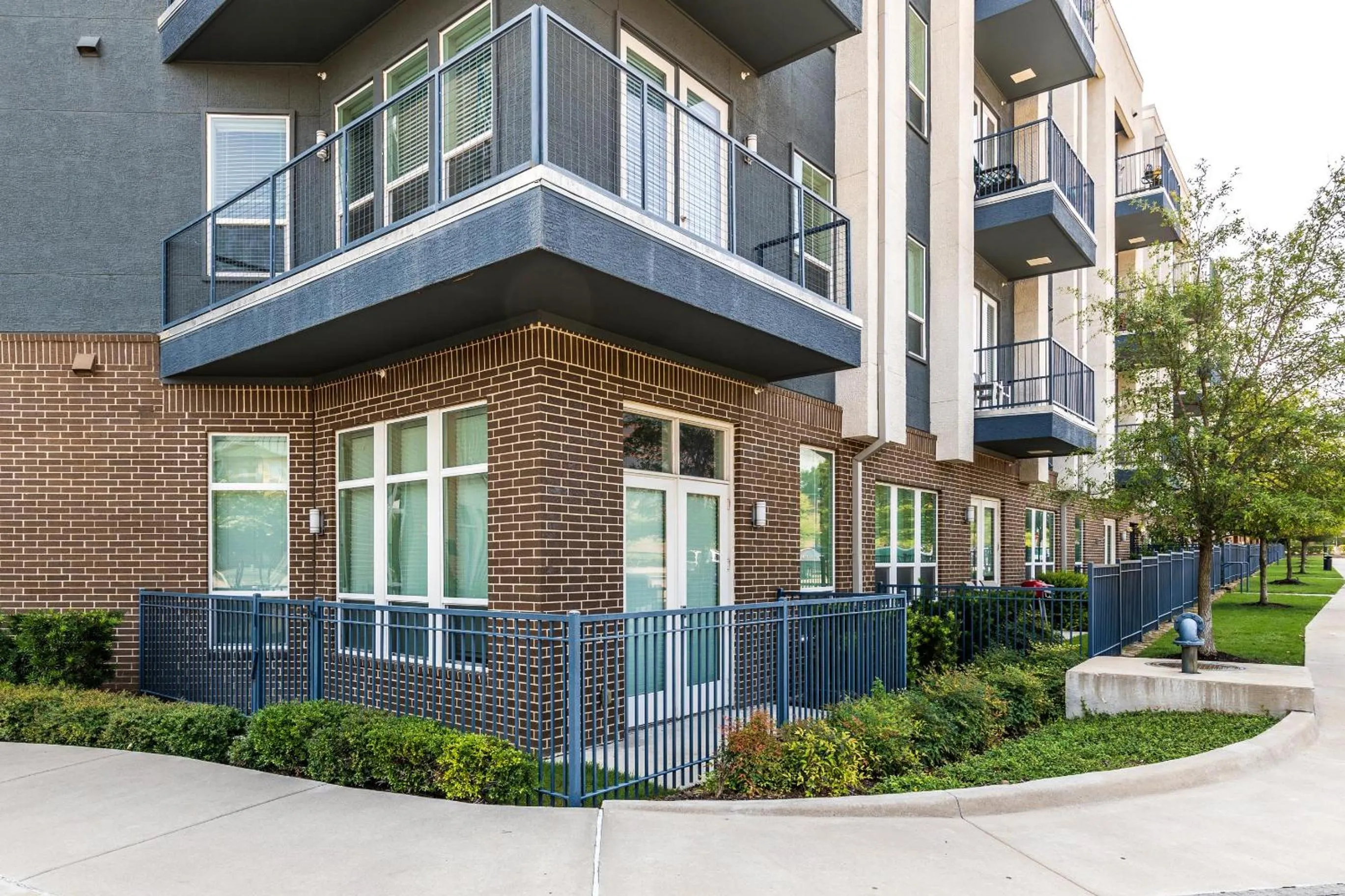 Property building in StayOvr at Galatyn Park