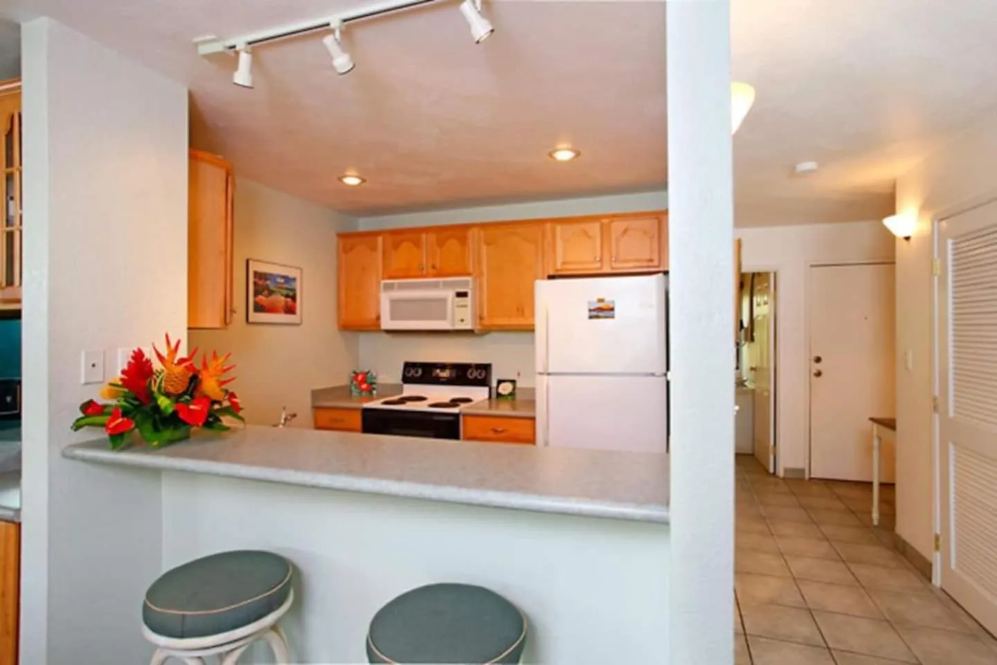 Kitchen or kitchenette in Kihei Garden Estates G-102