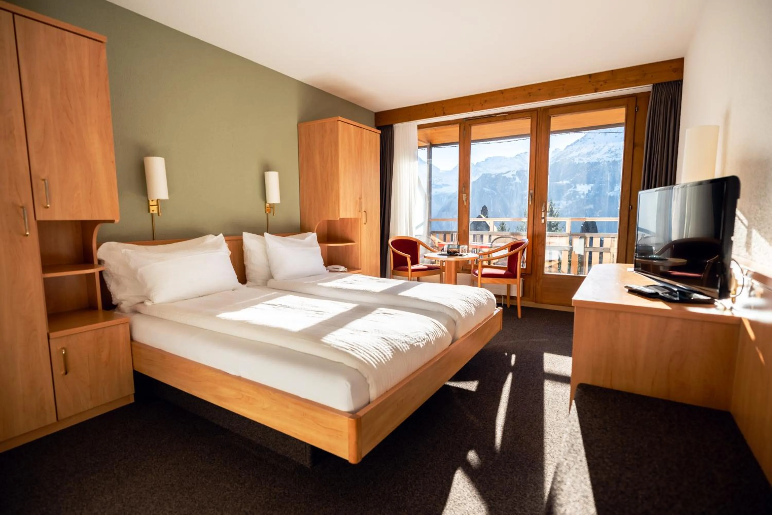 Bedroom, Bed in Hotel Jungfraublick