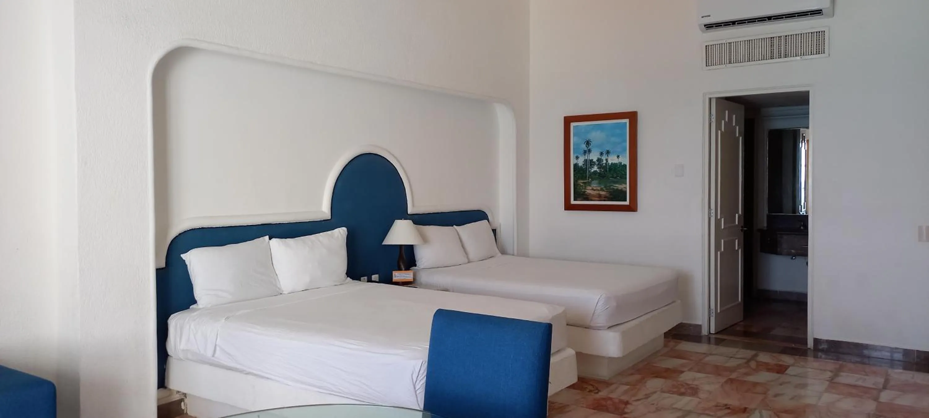 Photo of the whole room, Bed in Hotel y Museo Casa Turquesa