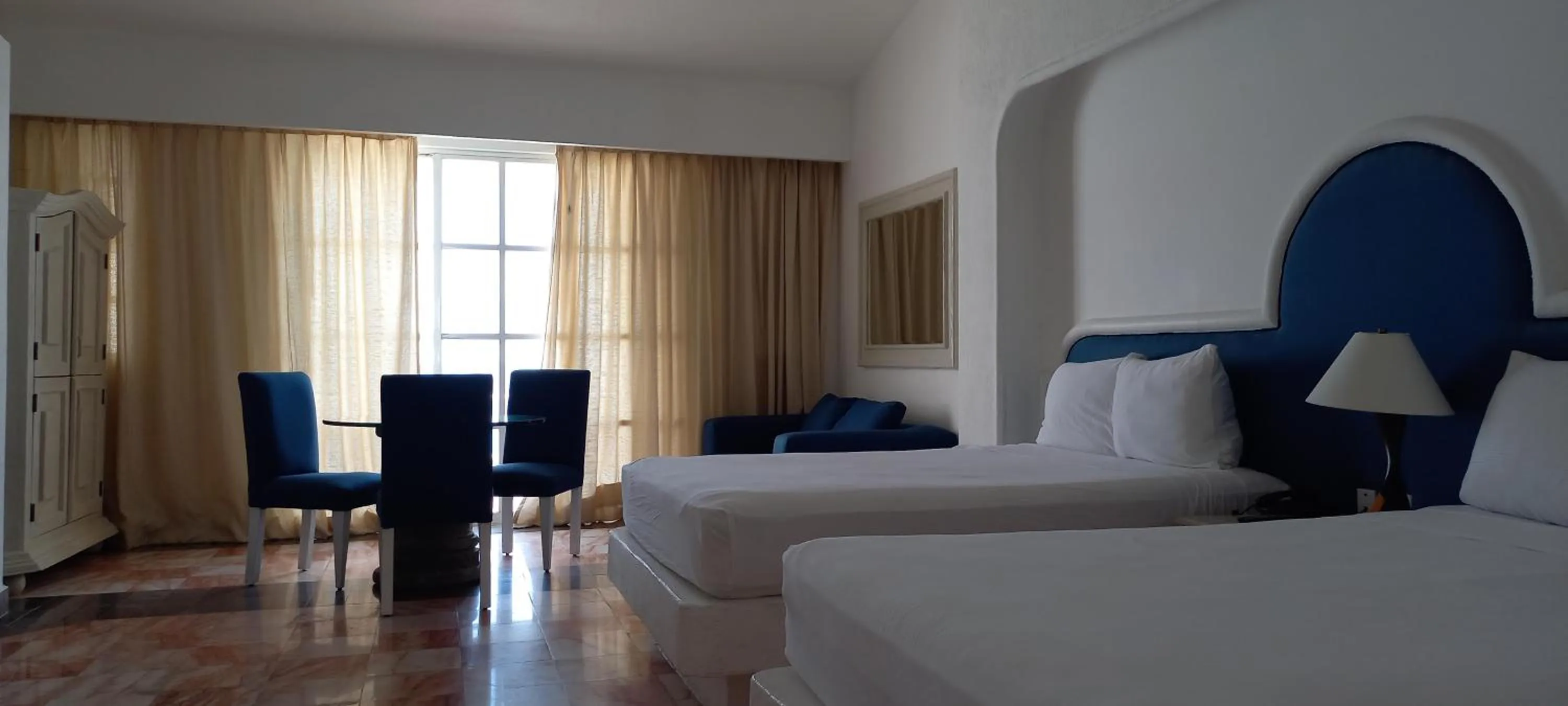 Photo of the whole room, Bed in Hotel y Museo Casa Turquesa