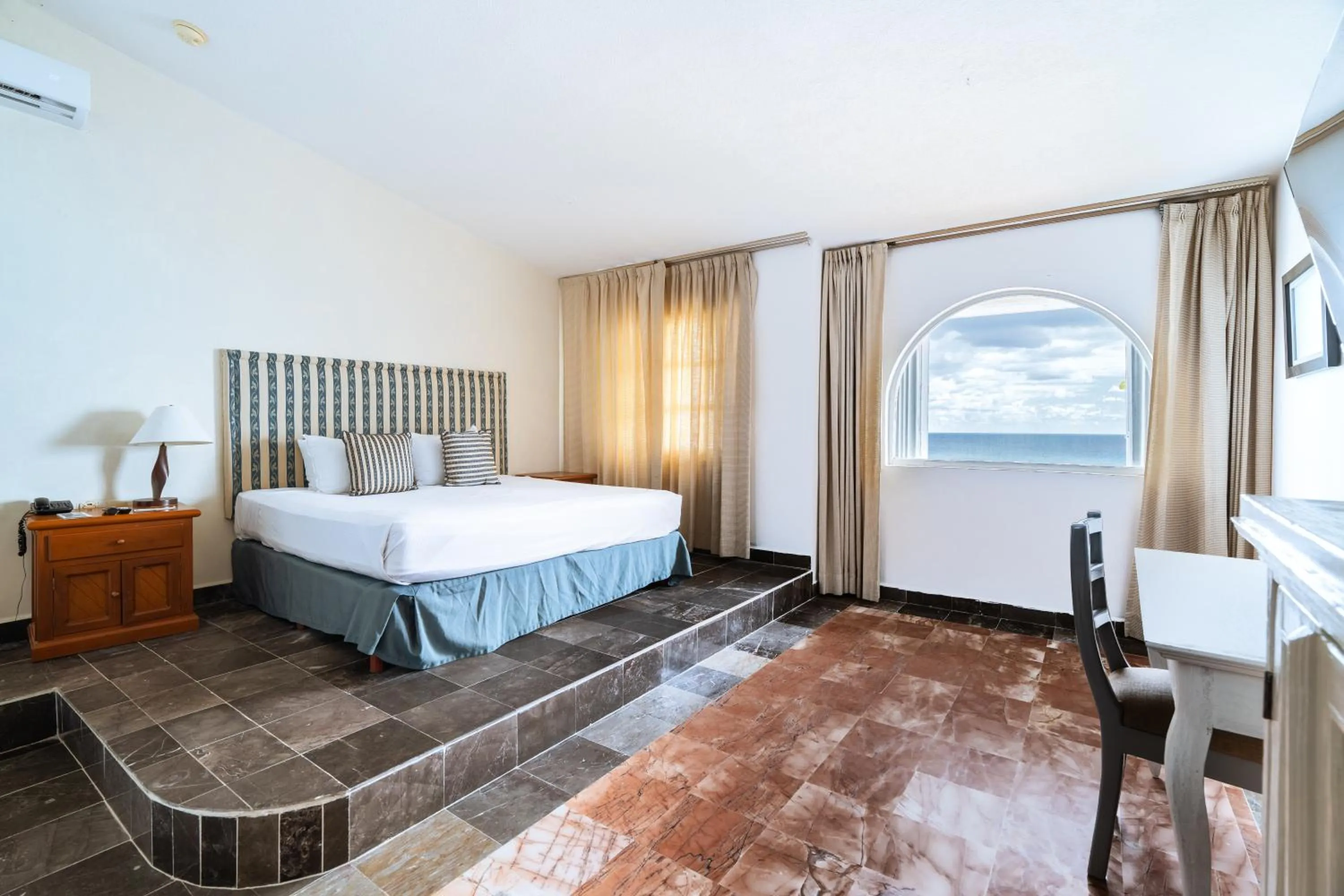 Bedroom, Bed in Hotel y Museo Casa Turquesa