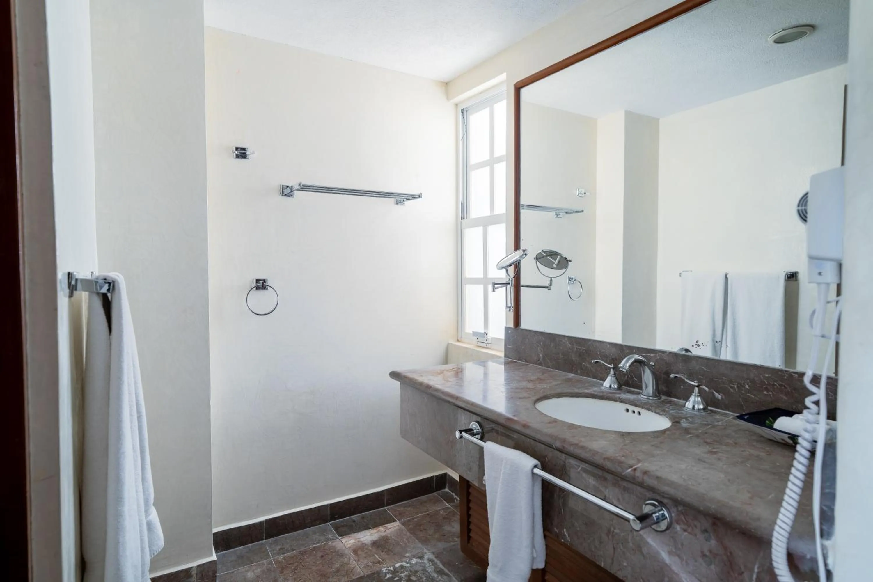 Bathroom in Hotel y Museo Casa Turquesa