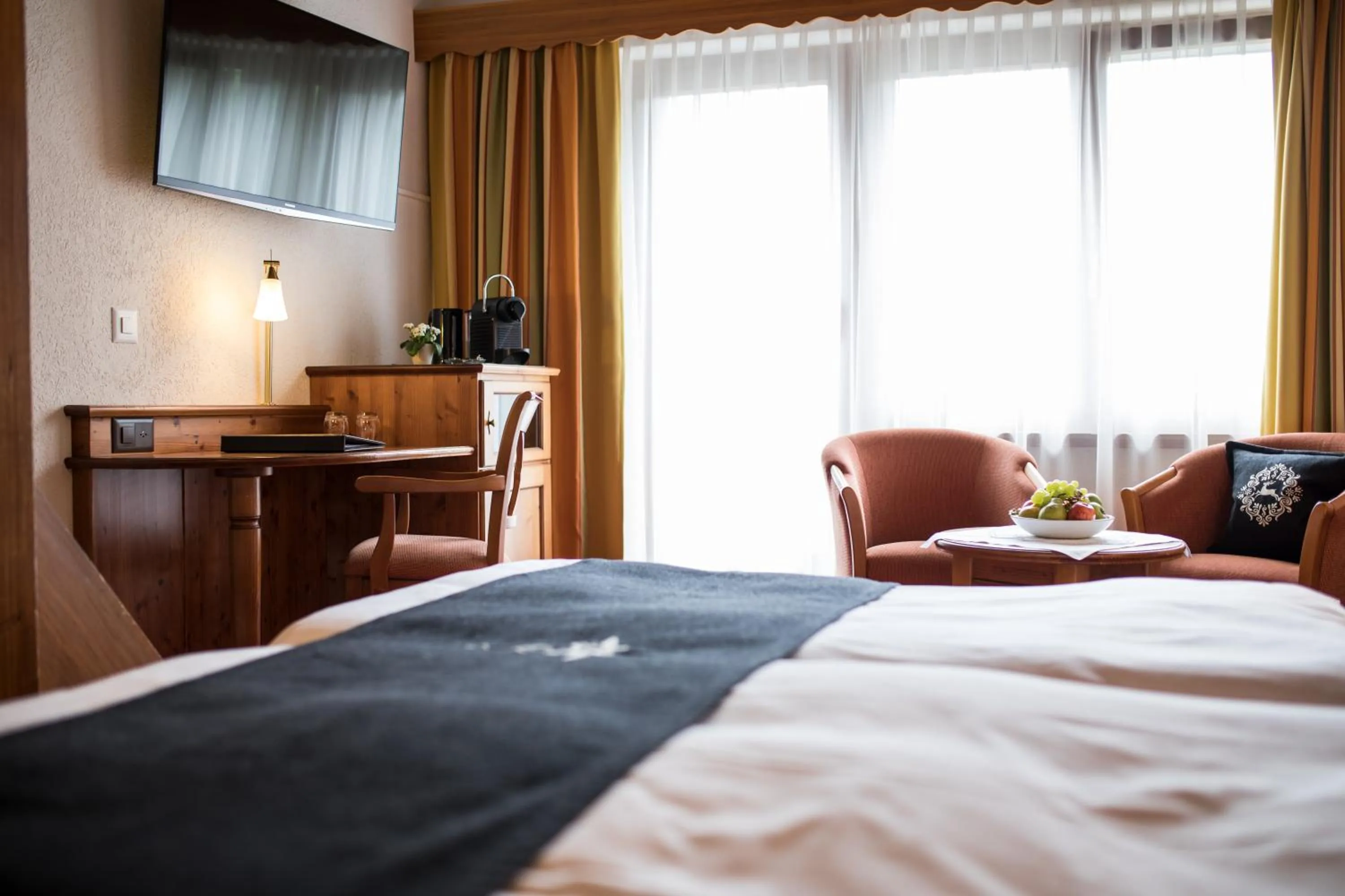 TV and multimedia, Bed in National Zermatt - Matterhorn Views, Sunnegga Gateway & SPA