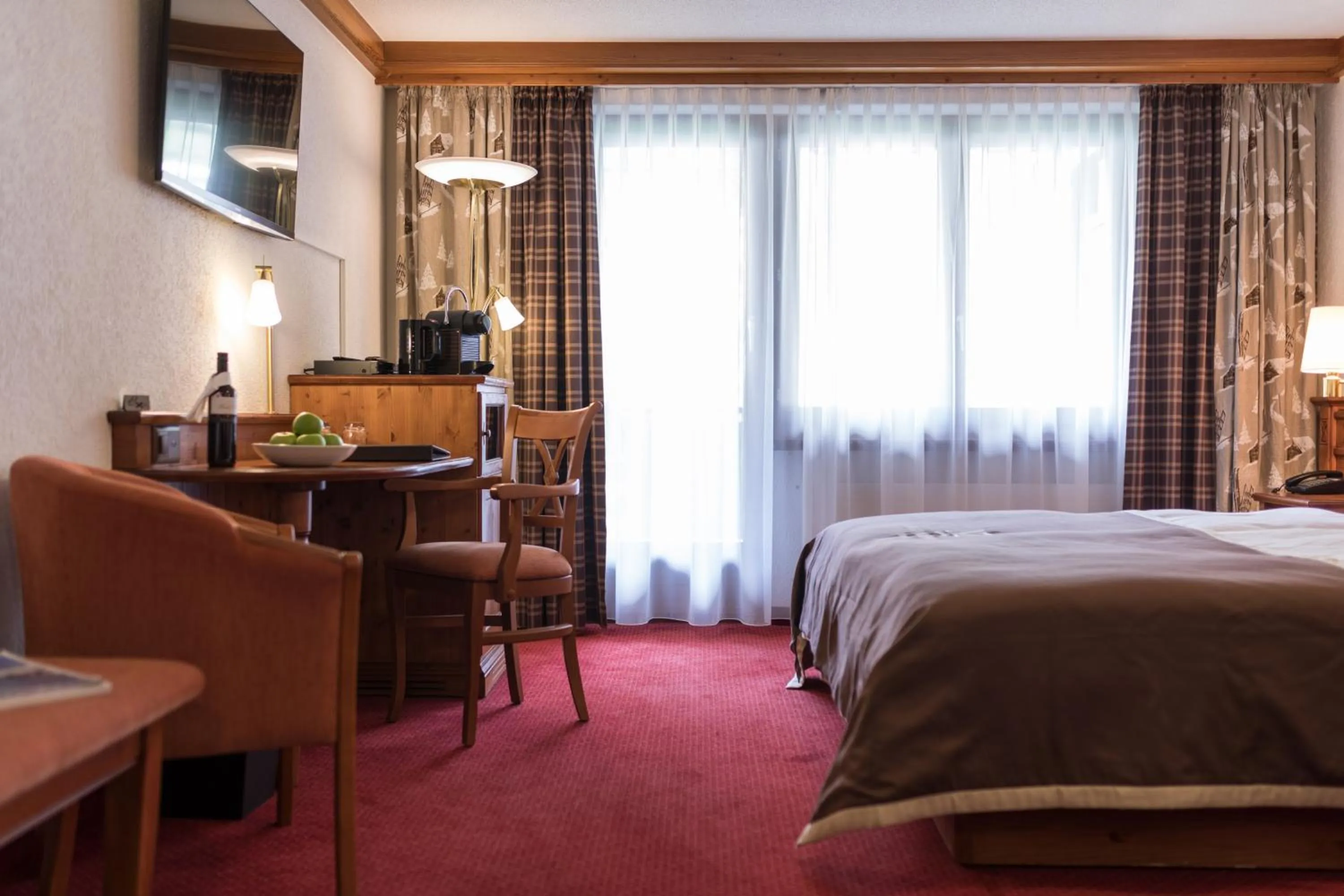 Photo of the whole room, Bed in National Zermatt - Matterhorn Views, Sunnegga Gateway & SPA