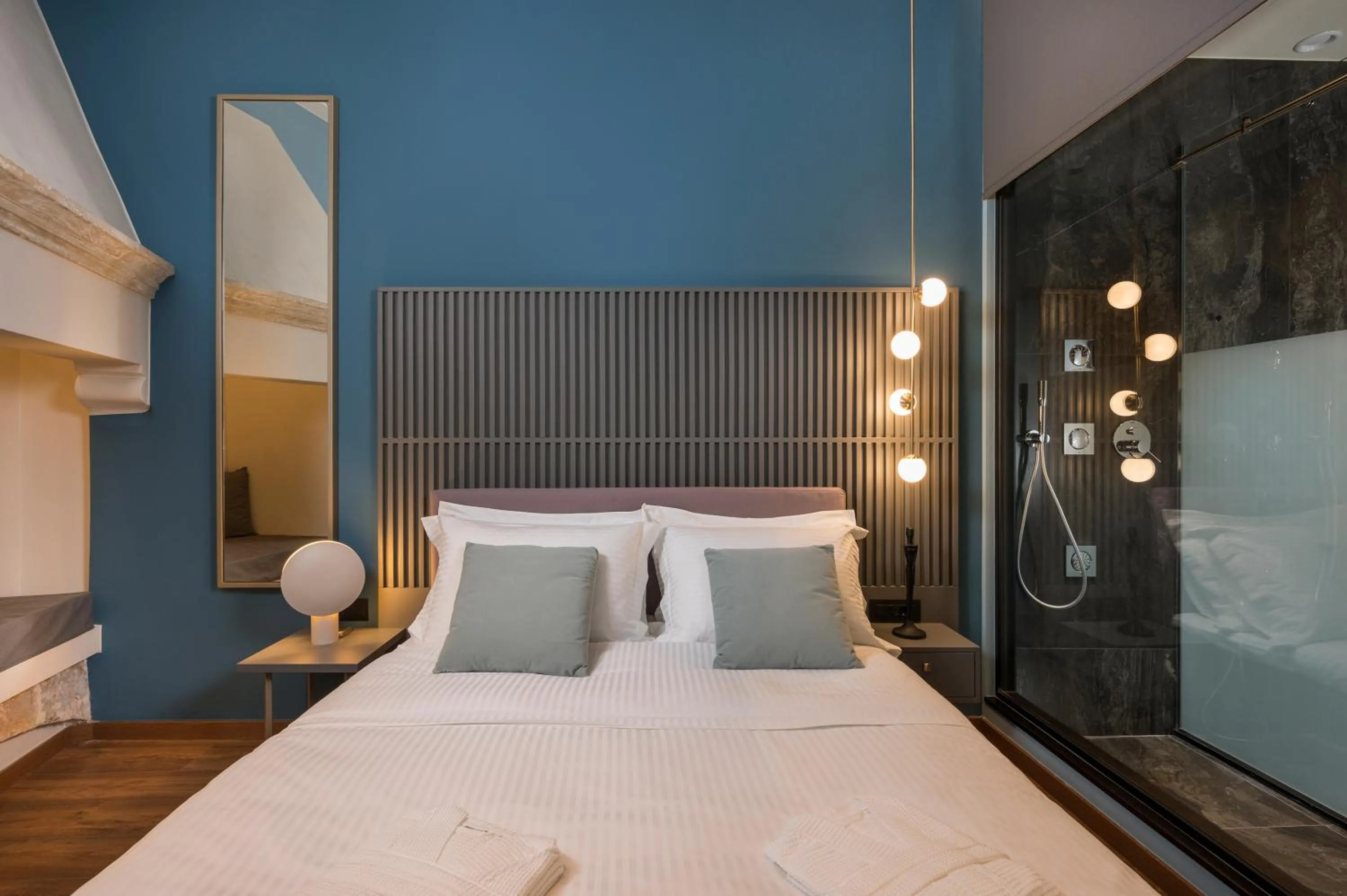 Bed in Veneri Boutique Suites