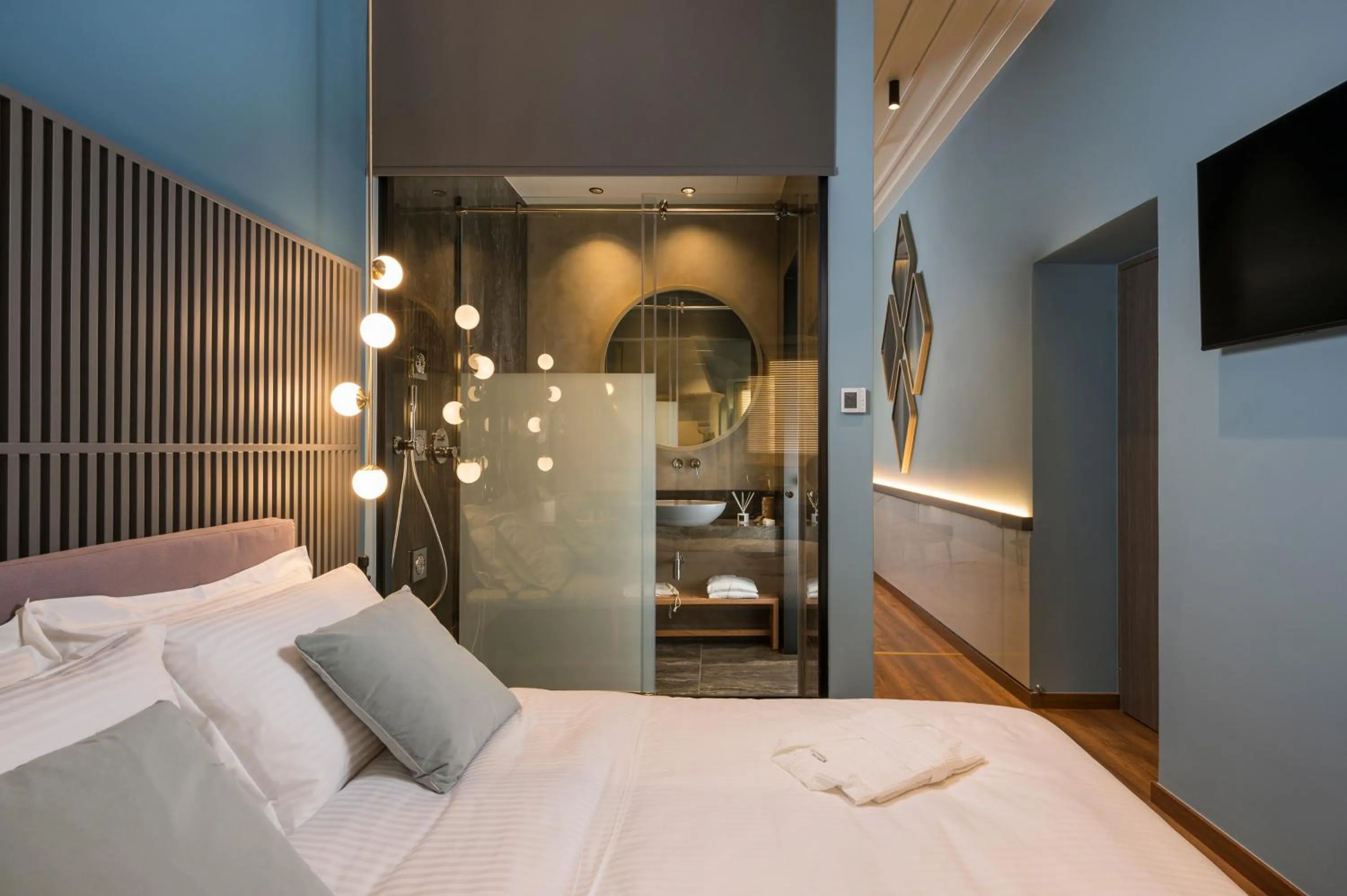 Bed in Veneri Boutique Suites