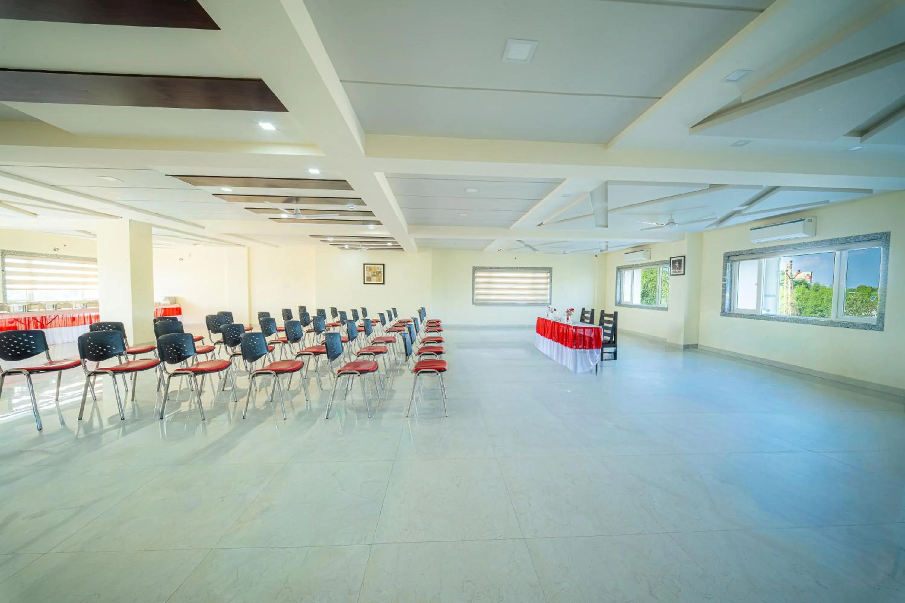 Meeting/conference room in The Sky Imperial- Hotel Gopal Darshan