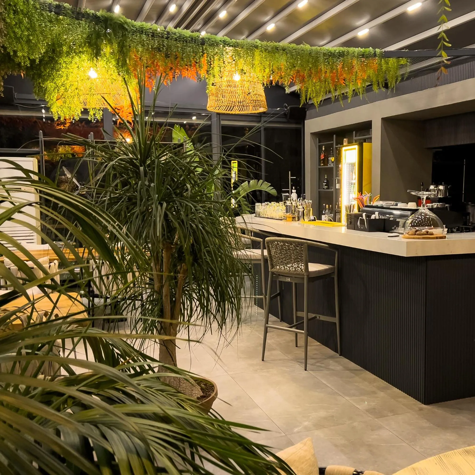 Restaurant/places to eat in CUNDA PİER OTEL