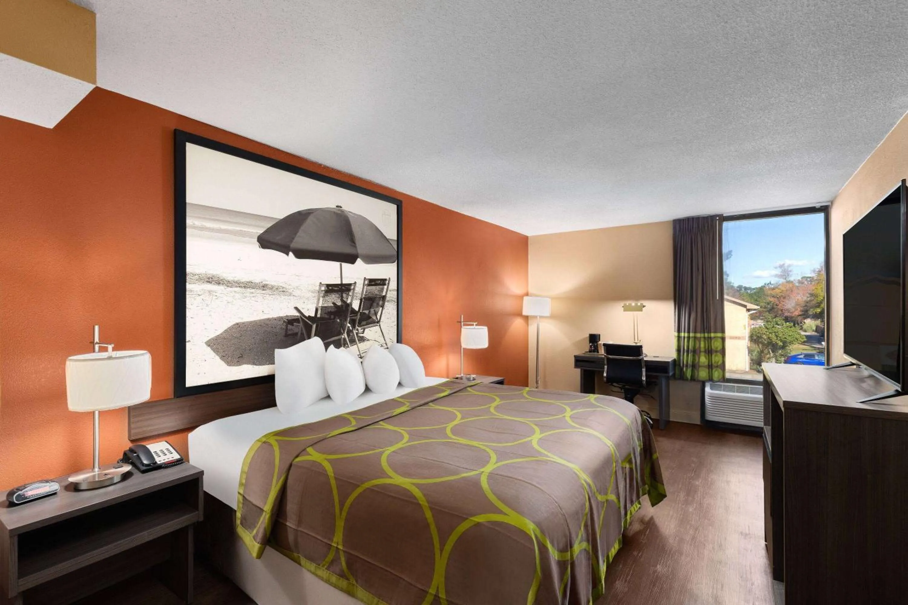 Photo of the whole room, Bed in Super 8 by Wyndham Myrtle Beach/Market Common Area