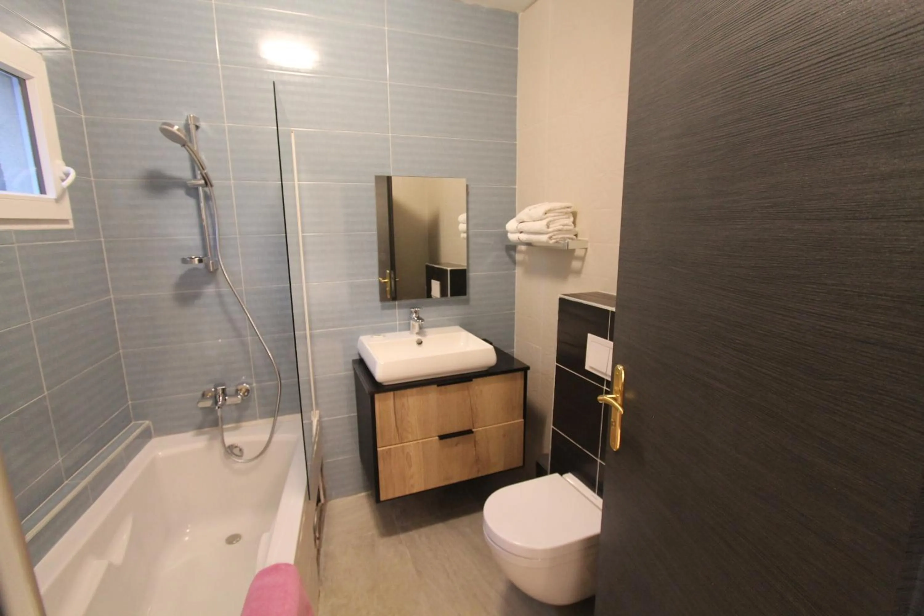 Shower in Residence MASSOU