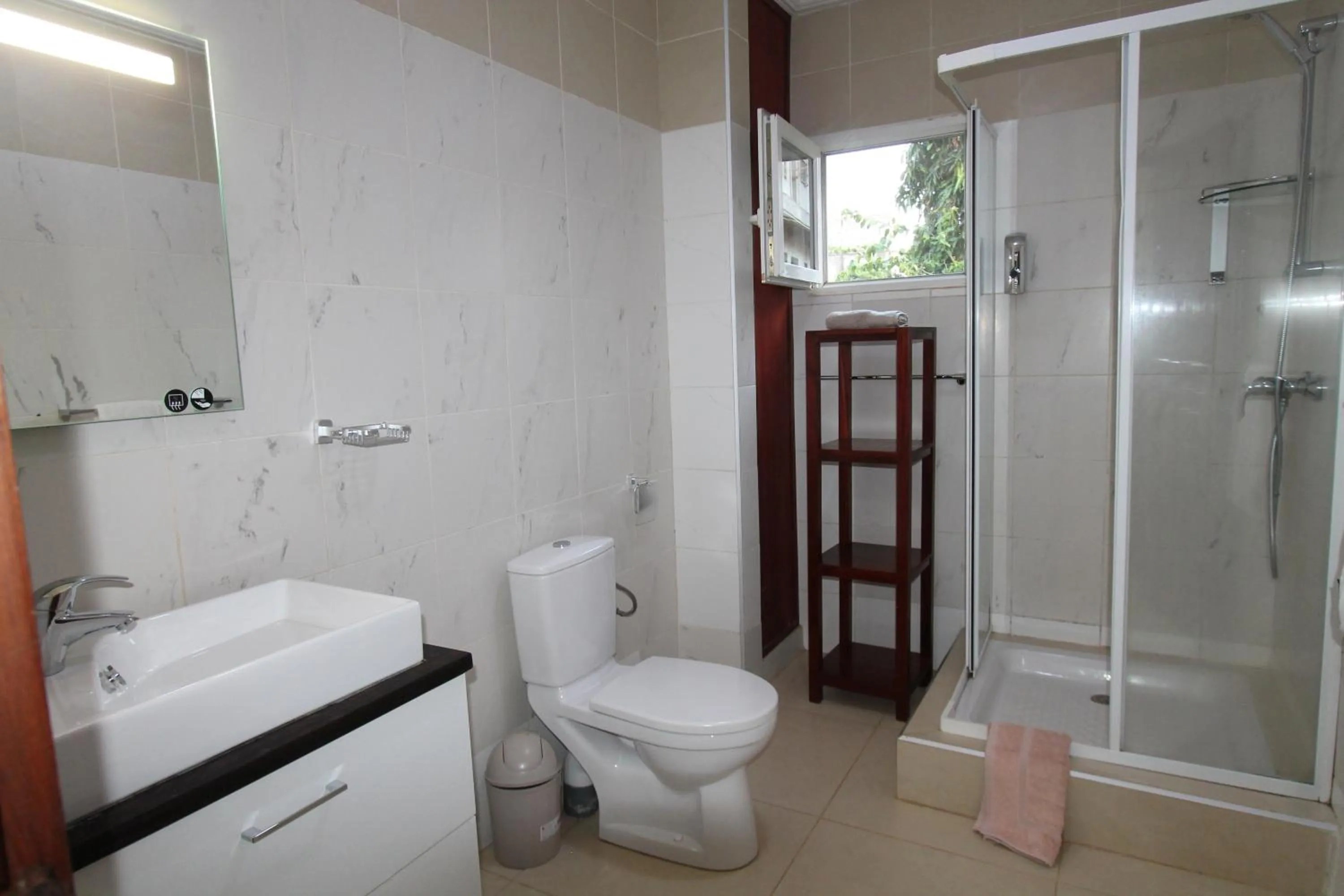 Shower in Residence MASSOU