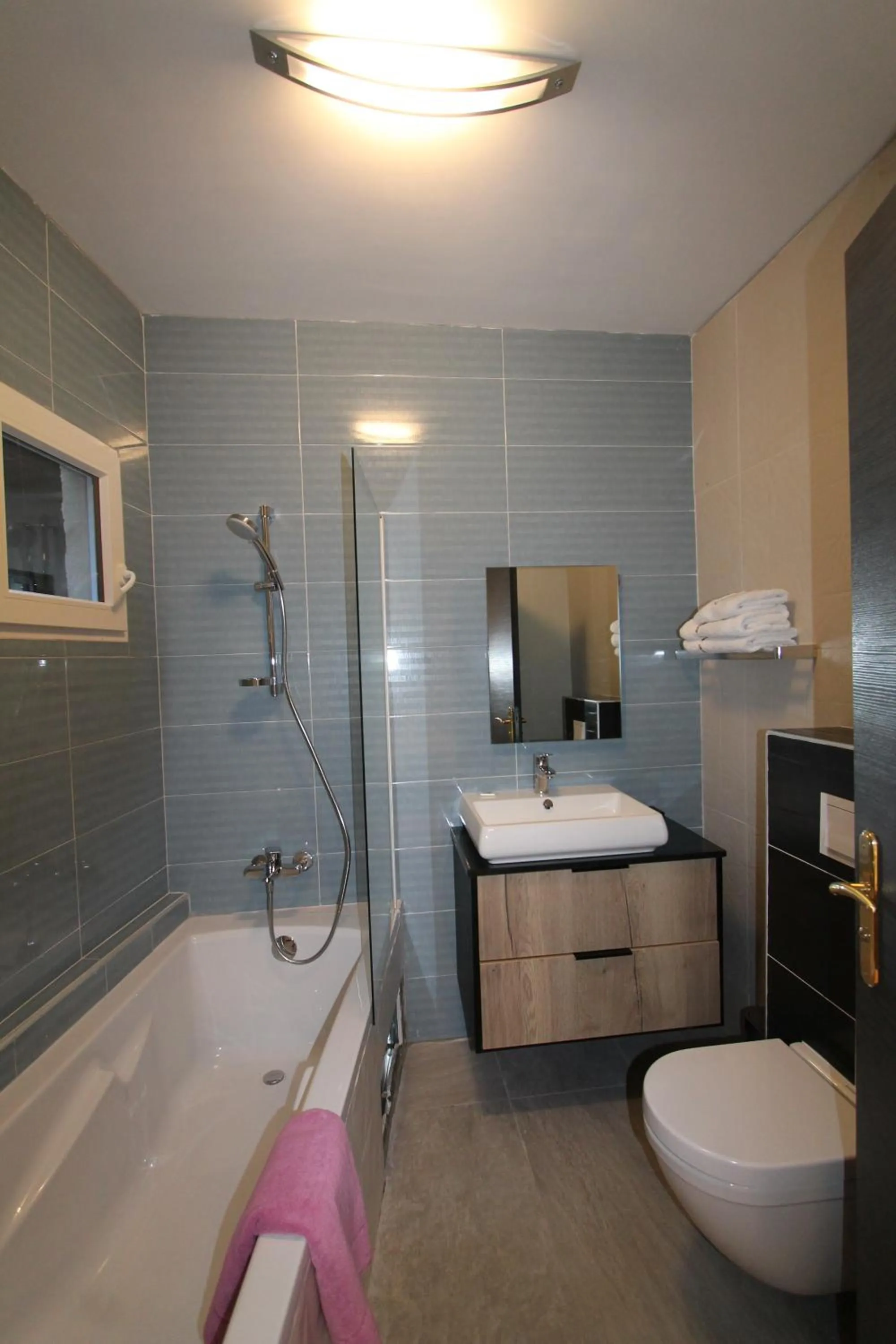 Shower in Residence MASSOU