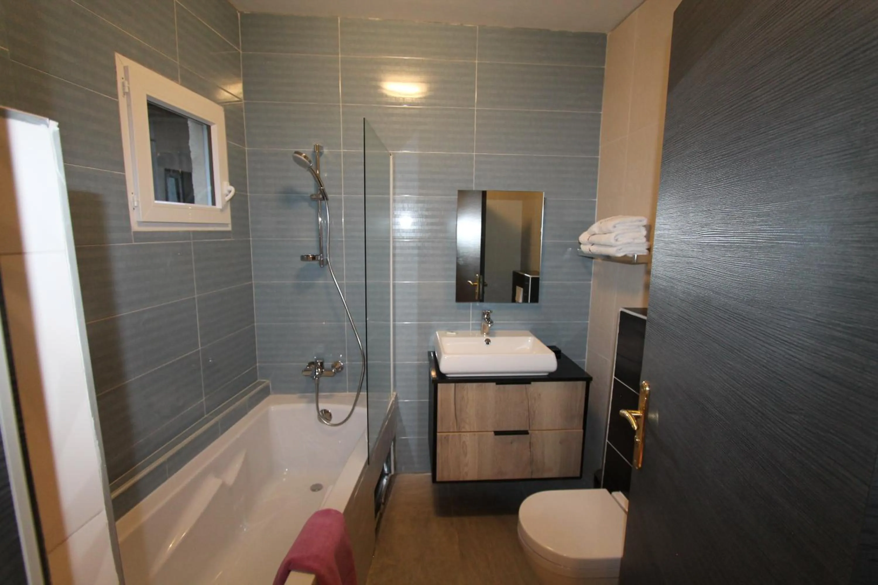 Shower in Residence MASSOU