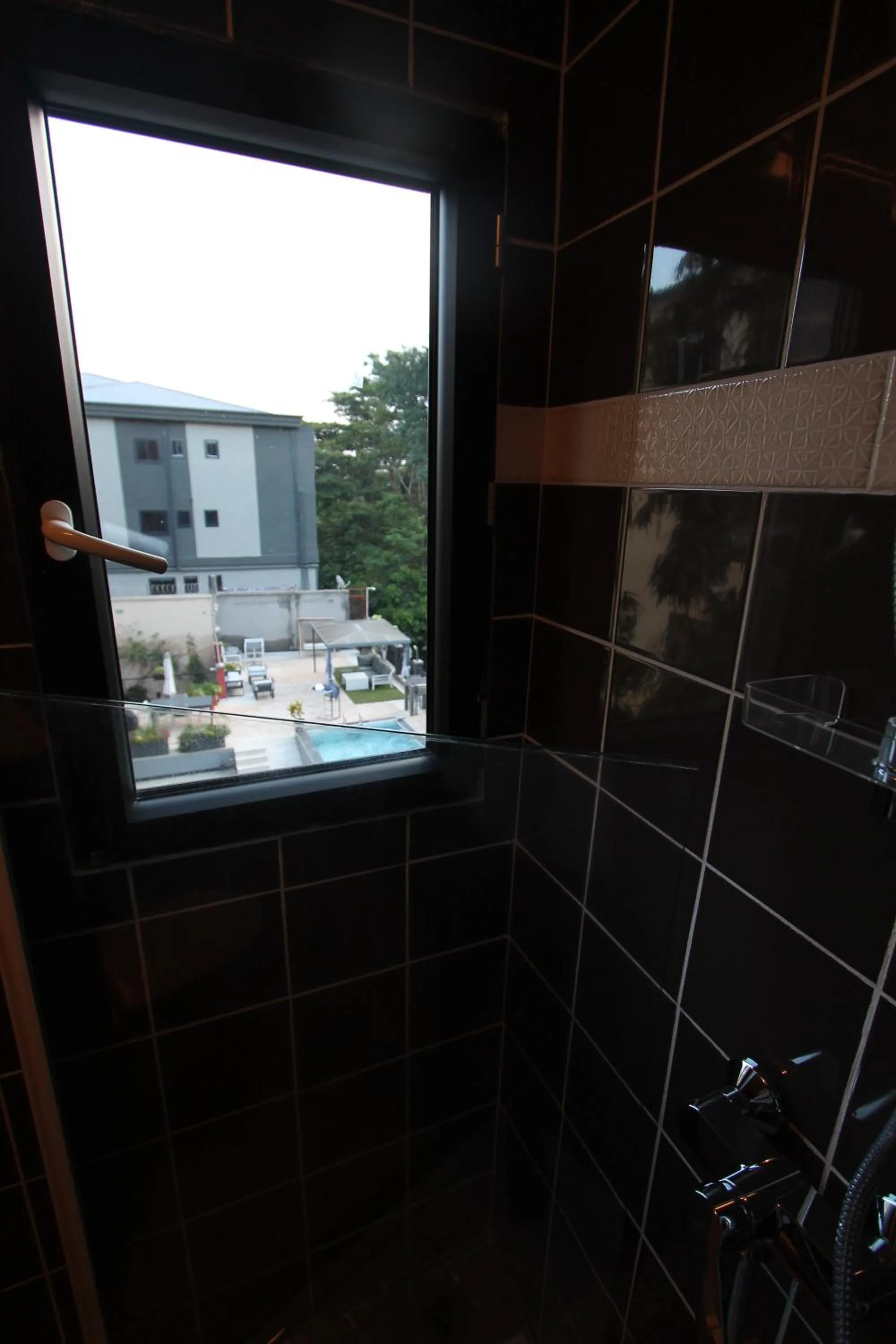 Shower in Residence MASSOU