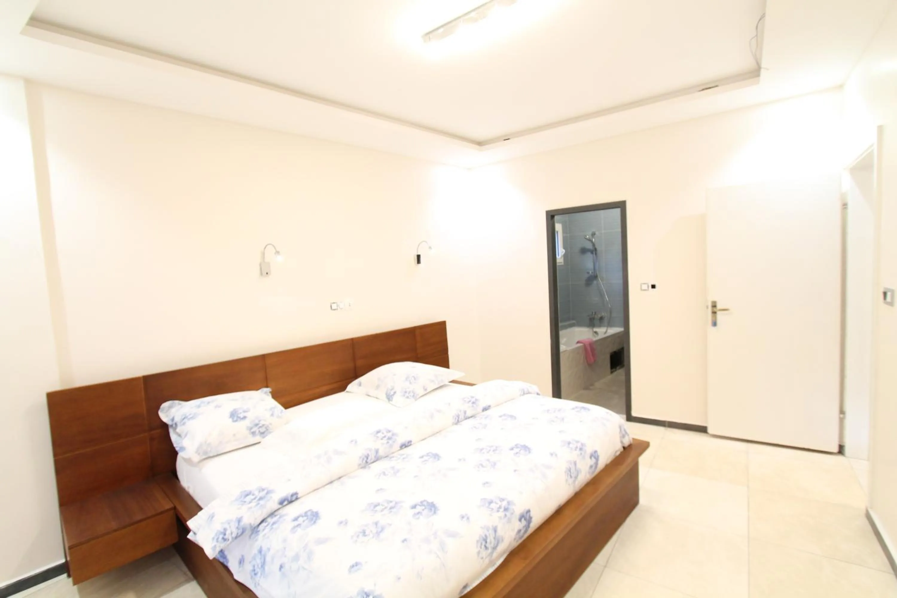 Toilet, Bed in Residence MASSOU