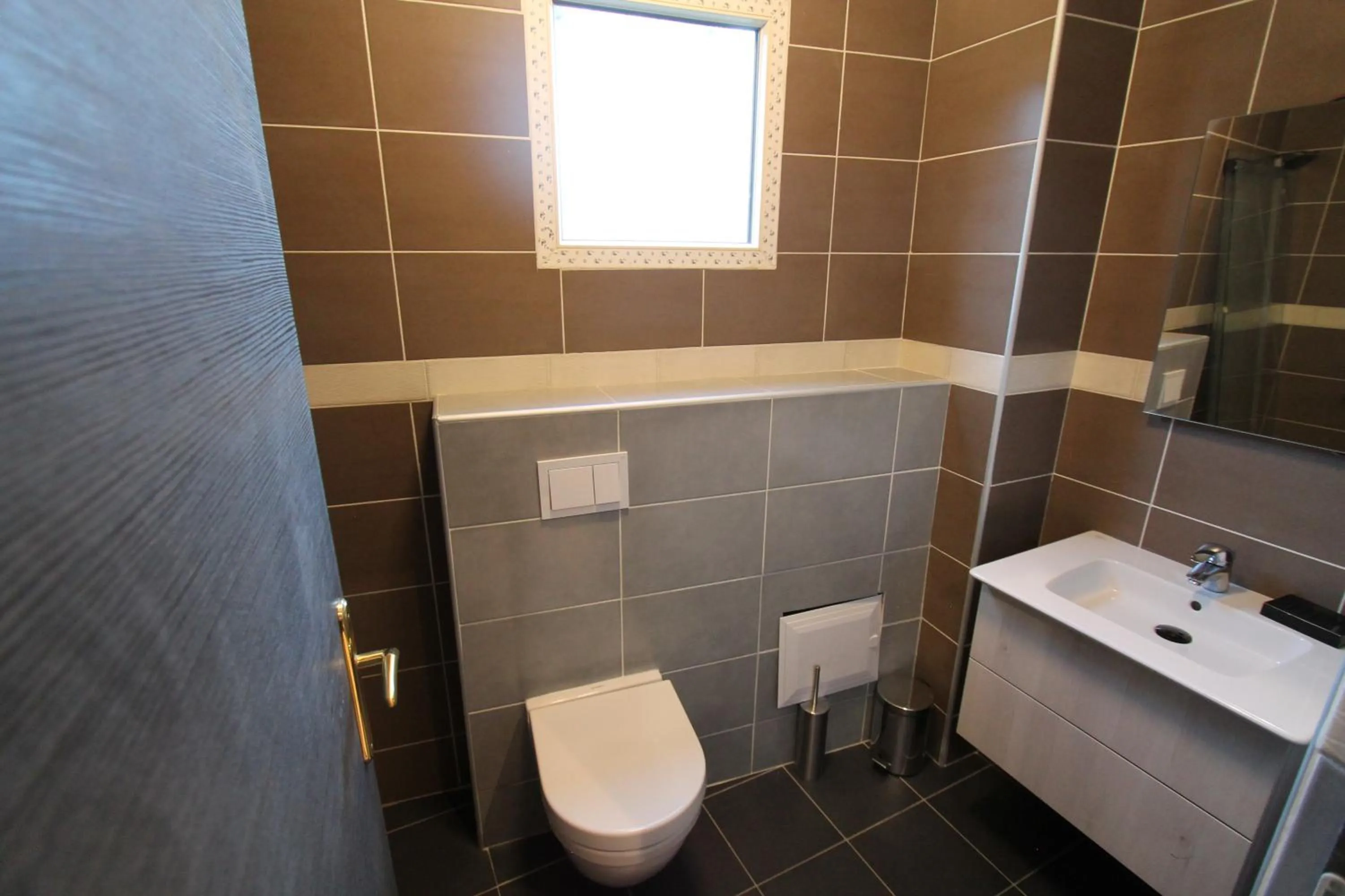 Toilet in Residence MASSOU