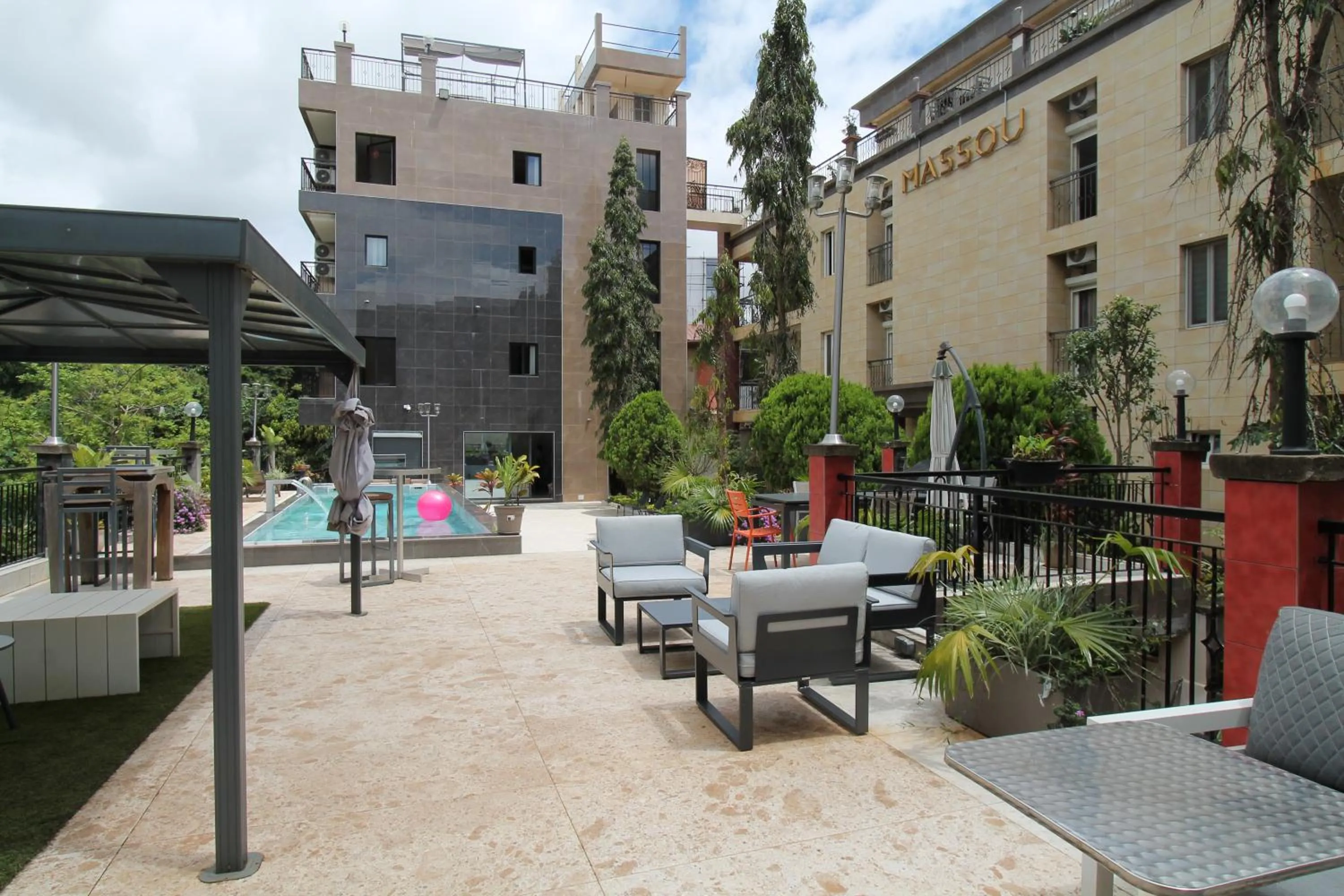 Property building in Residence MASSOU