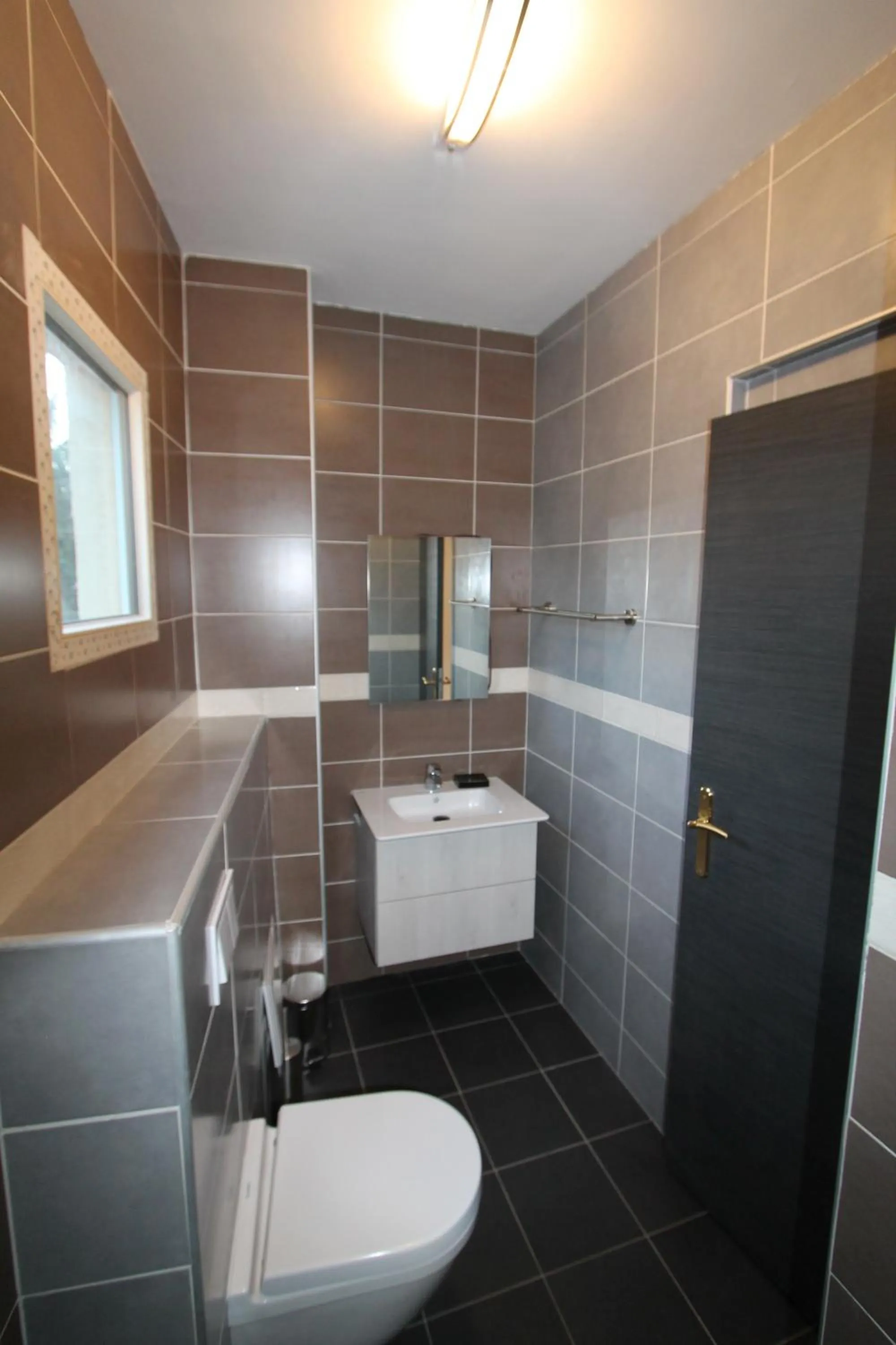 Toilet in Residence MASSOU