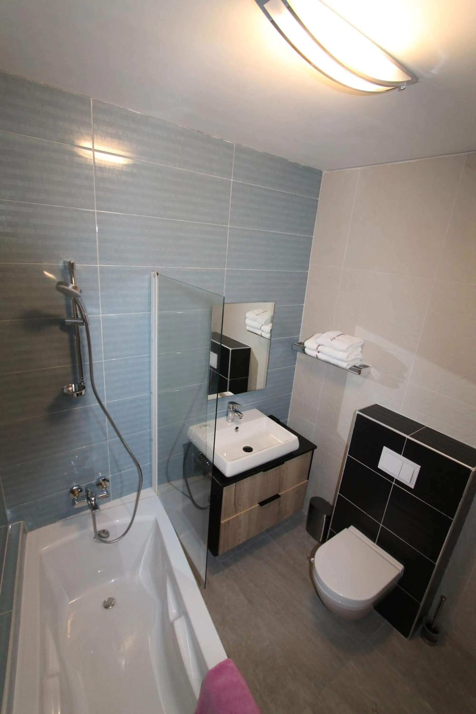 Shower in Residence MASSOU