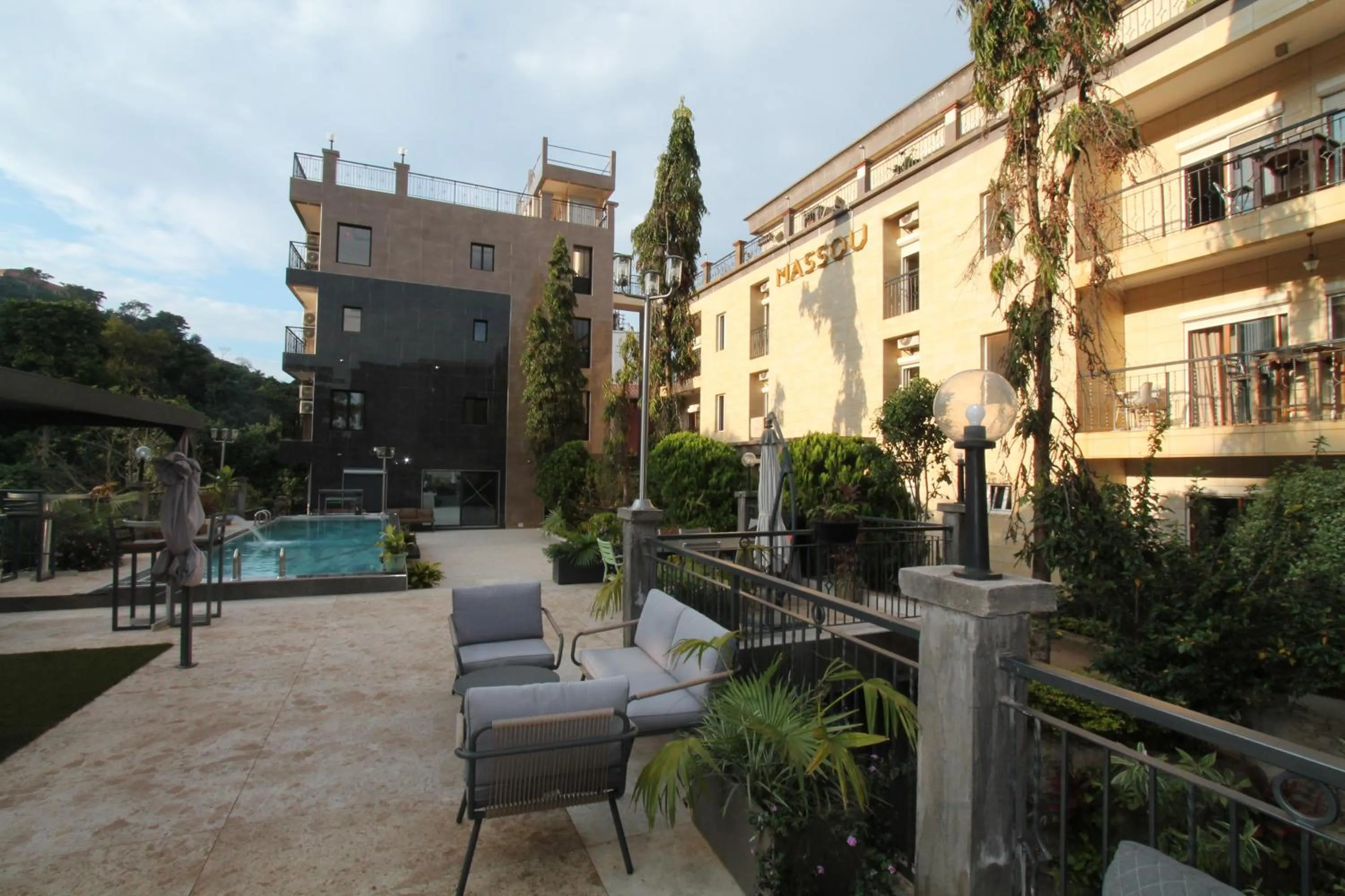 Property building in Residence MASSOU