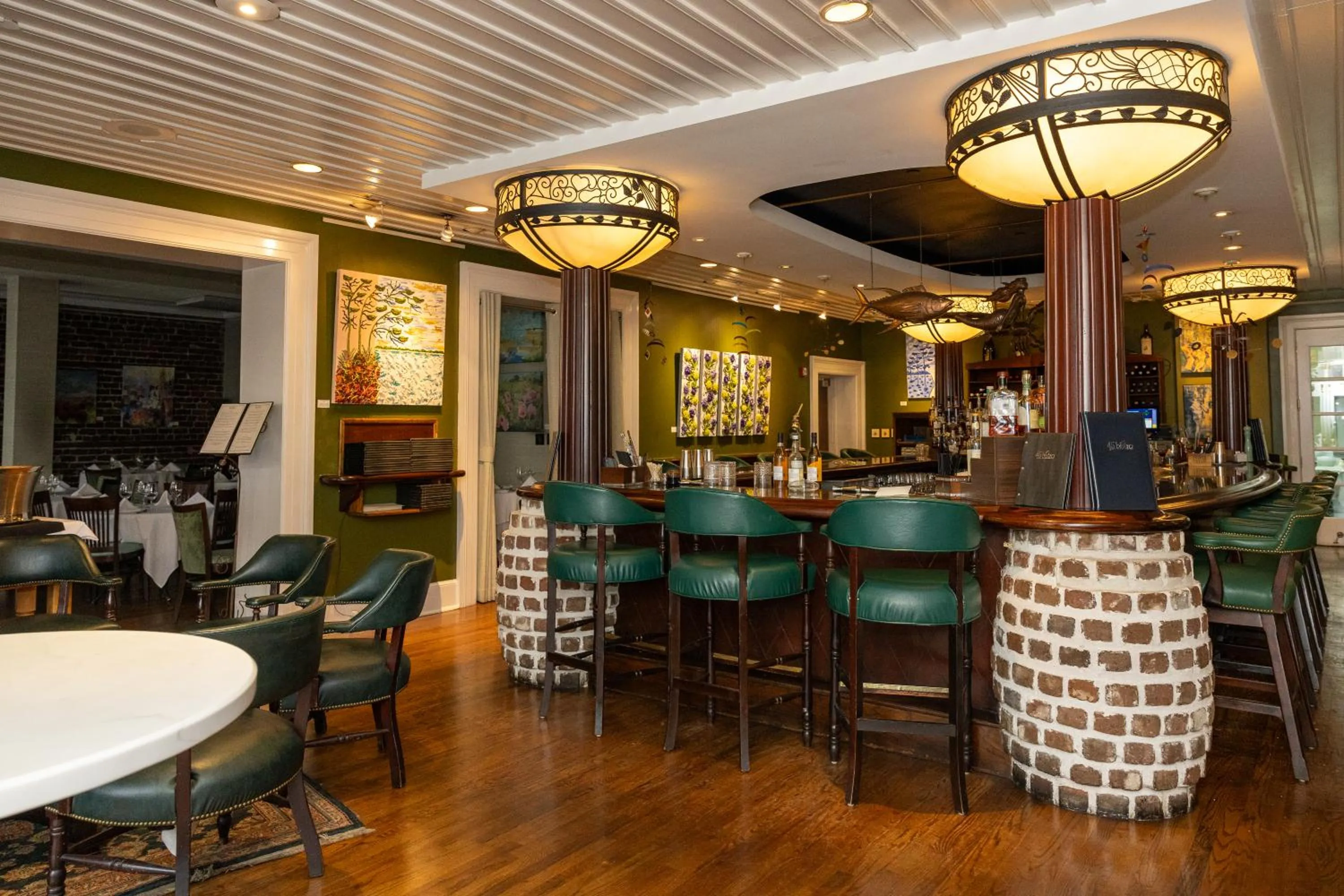 Lounge or bar in The Marshall House, Historic Inns of Savannah Collection