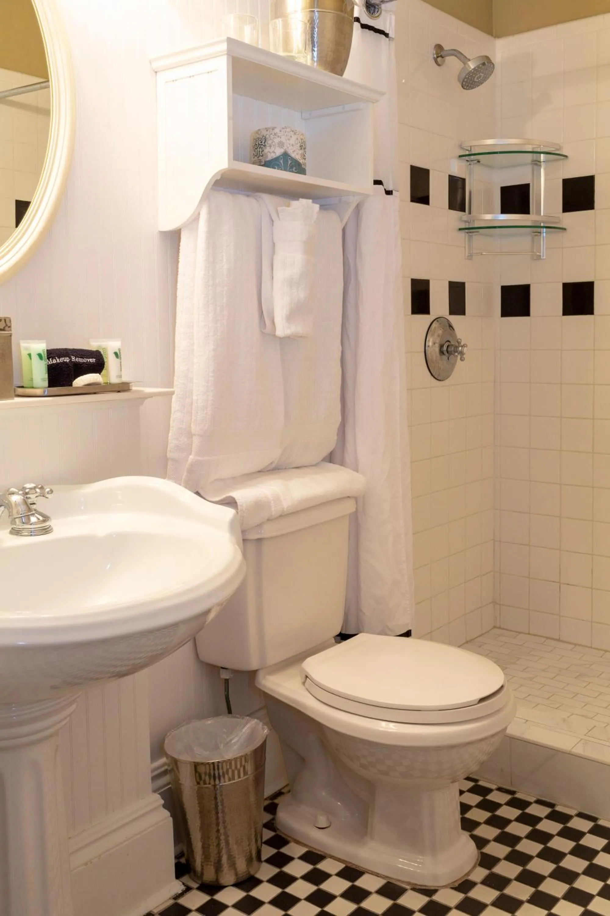 Bathroom in The Marshall House, Historic Inns of Savannah Collection