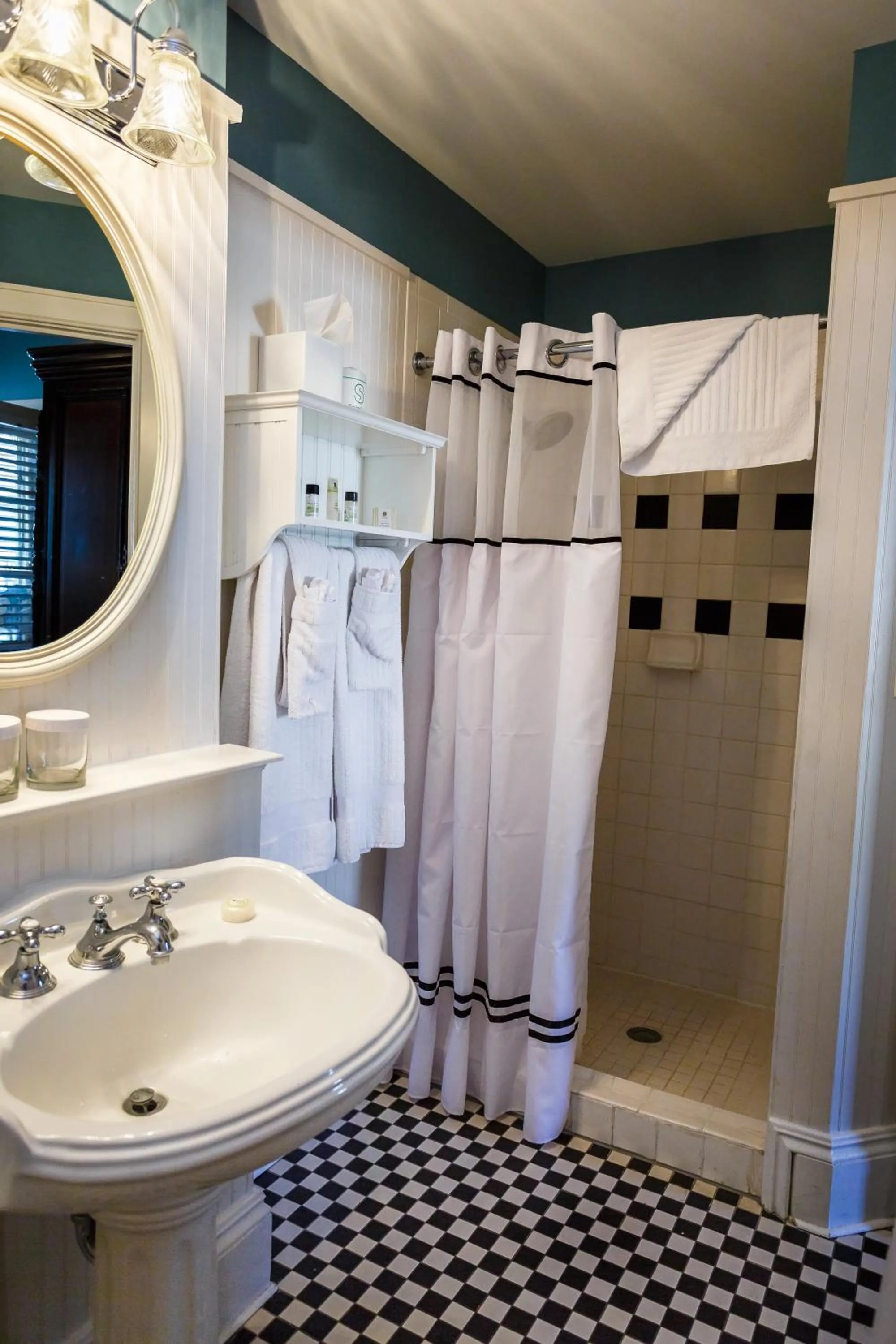 Bathroom in The Marshall House, Historic Inns of Savannah Collection