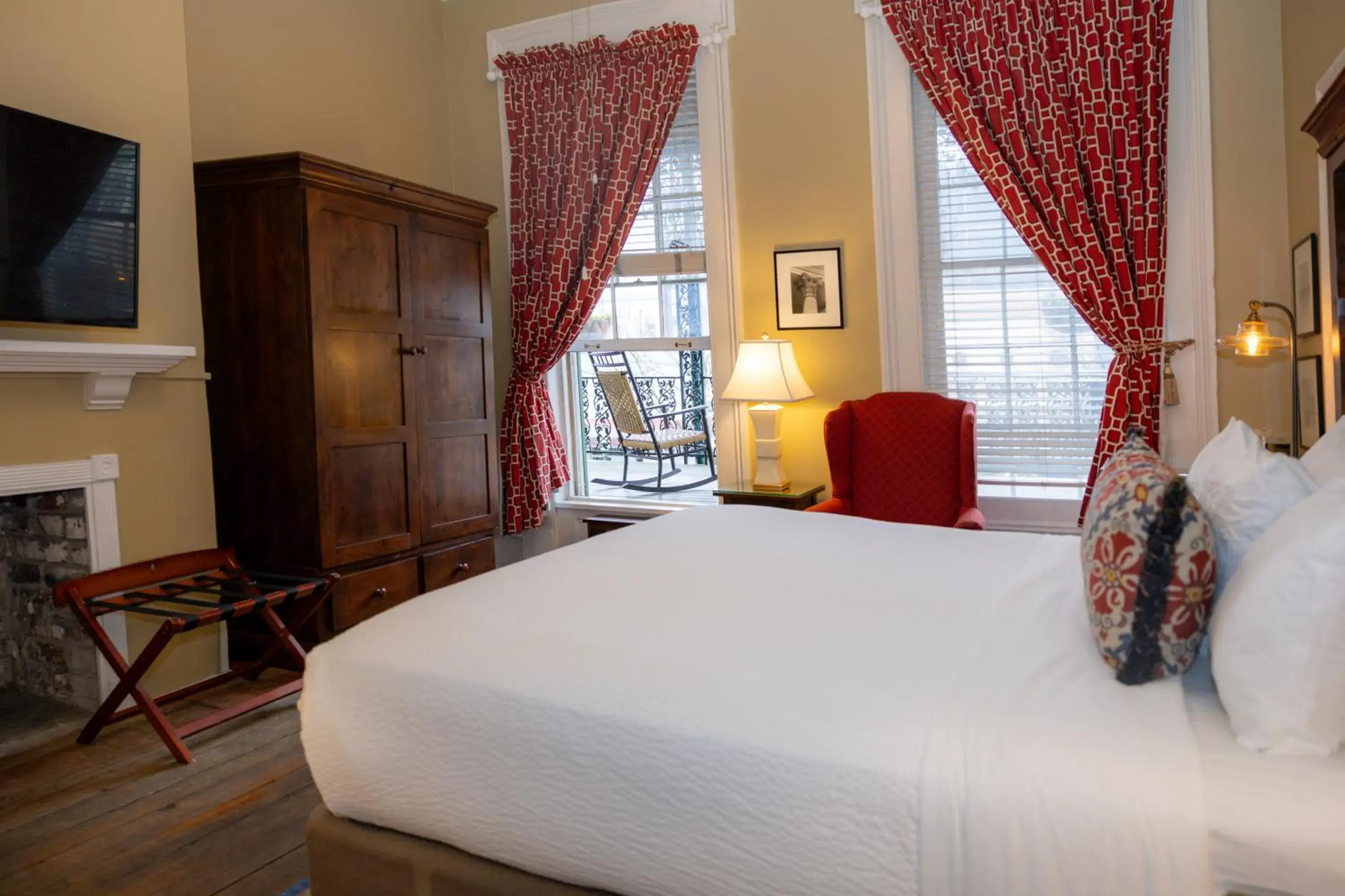 Premium King Room with Balcony in The Marshall House, Historic Inns of Savannah Collection Premium King Room with Balcony in The Marshall House, Historic Inns of Savannah Collection