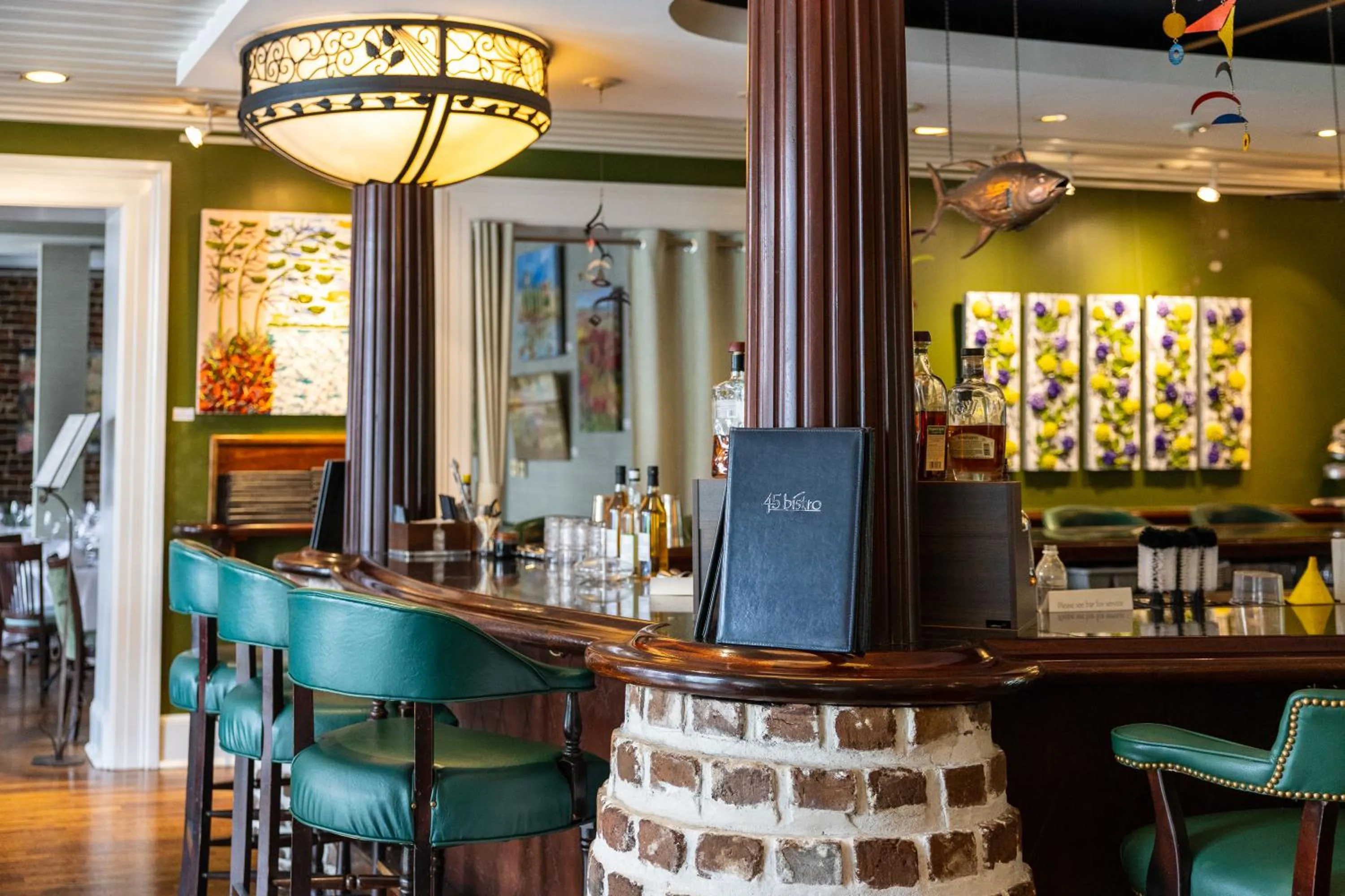 Lounge or bar in The Marshall House, Historic Inns of Savannah Collection