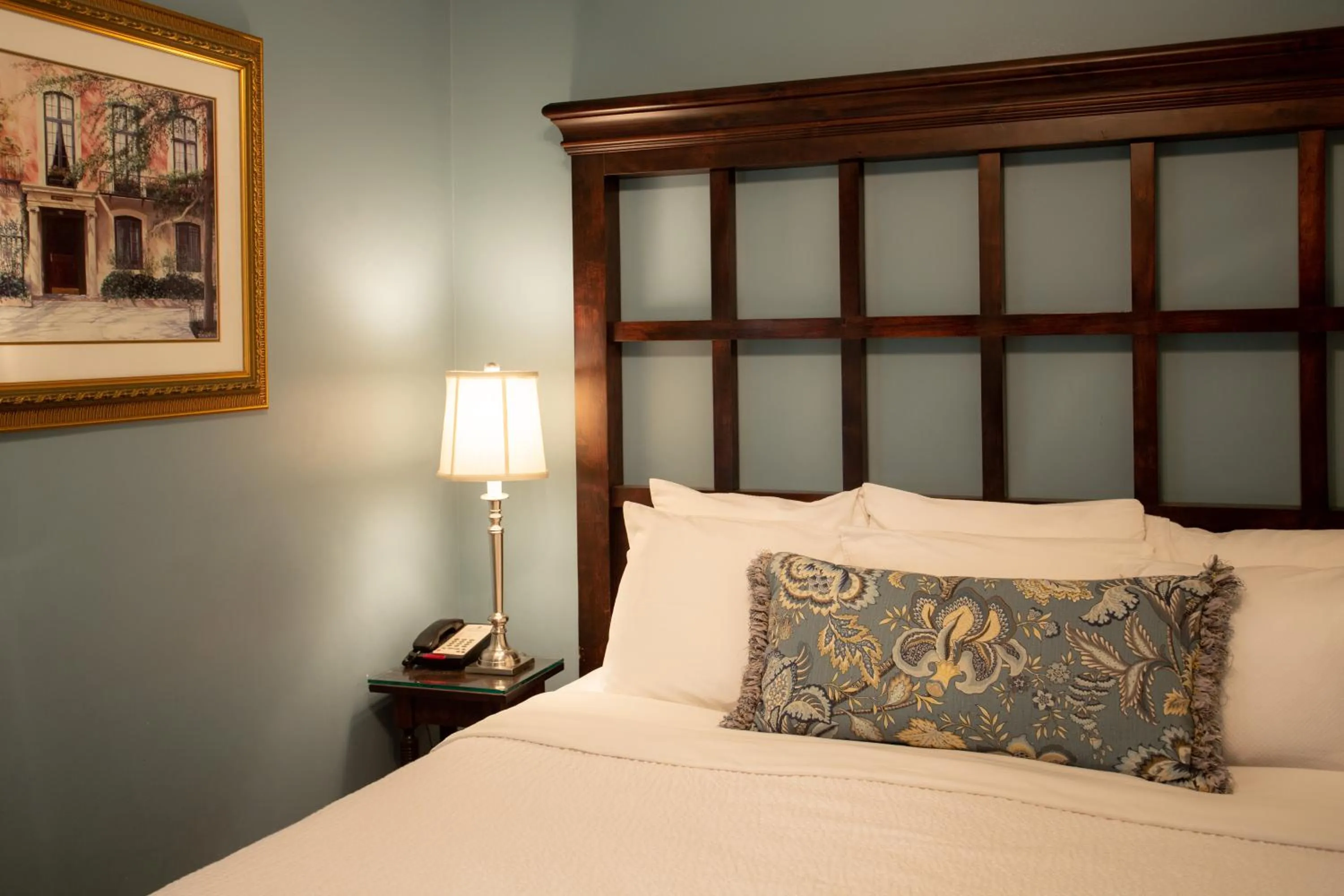 Bedroom, Bed in The Marshall House, Historic Inns of Savannah Collection