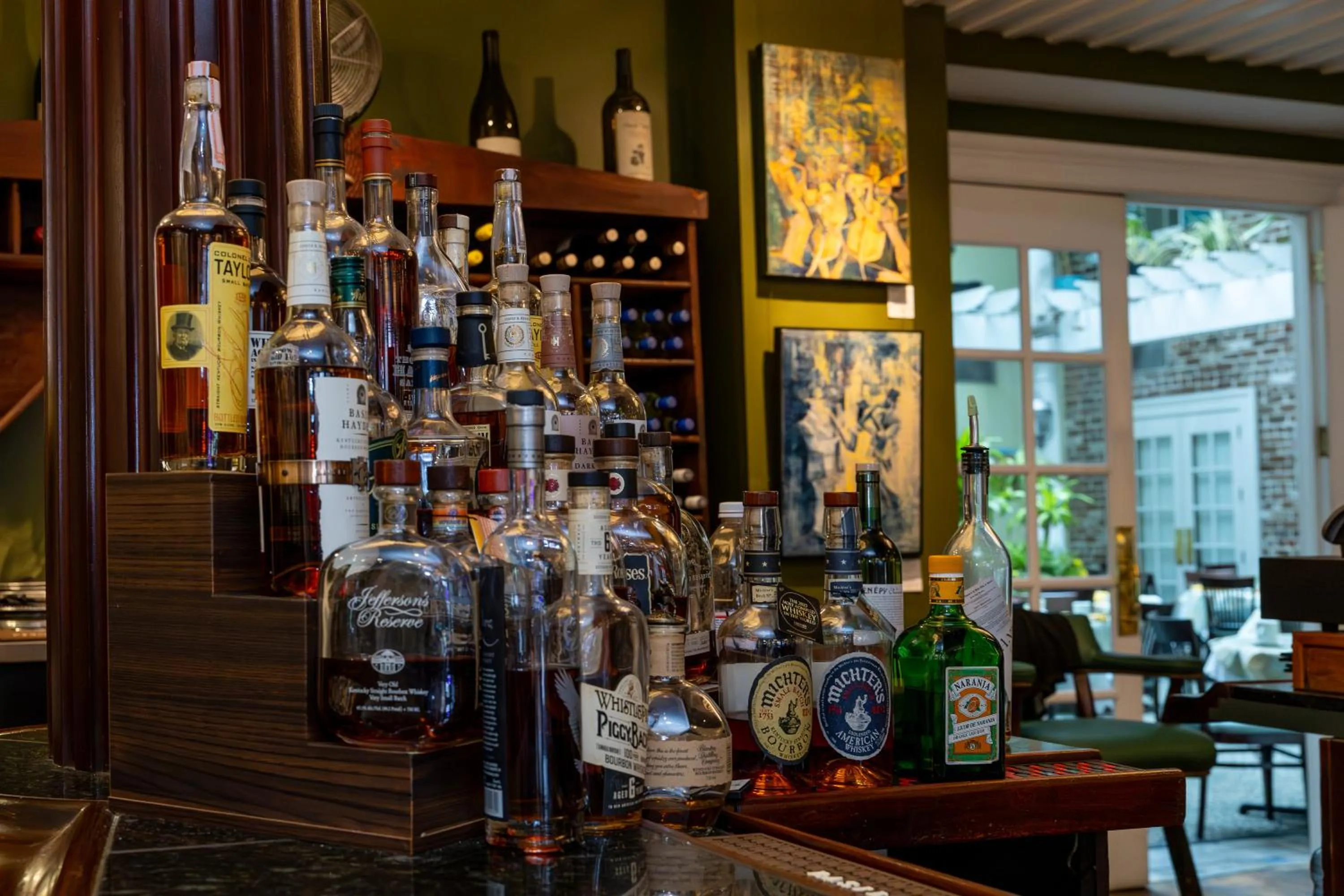 Lounge or bar in The Marshall House, Historic Inns of Savannah Collection