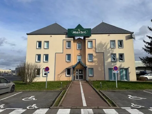 Property building in Mister Bed Saran