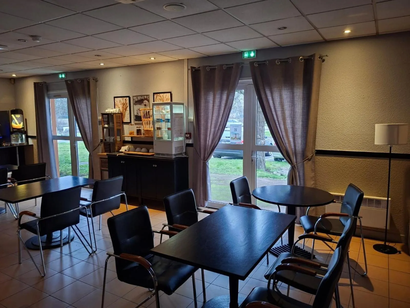 Breakfast in Mister Bed Saran