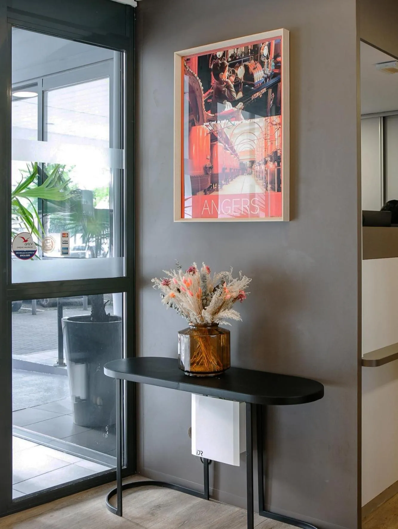 Lobby or reception in Séjours & Affaires Angers Atrium