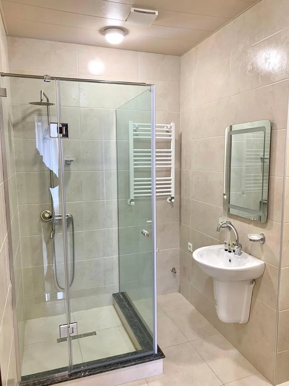 Toilet in Phazisi Hotel