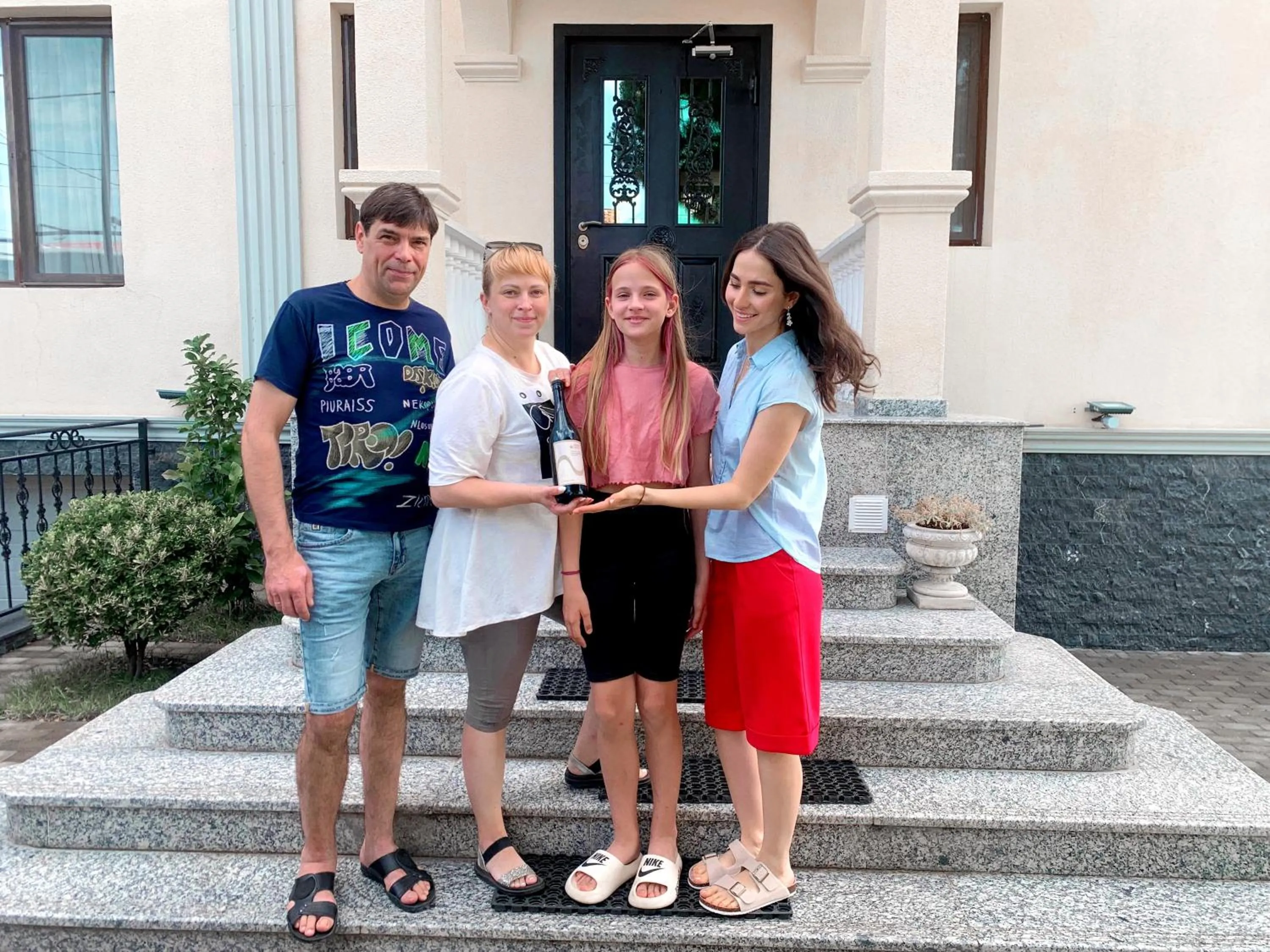 People in Phazisi Hotel