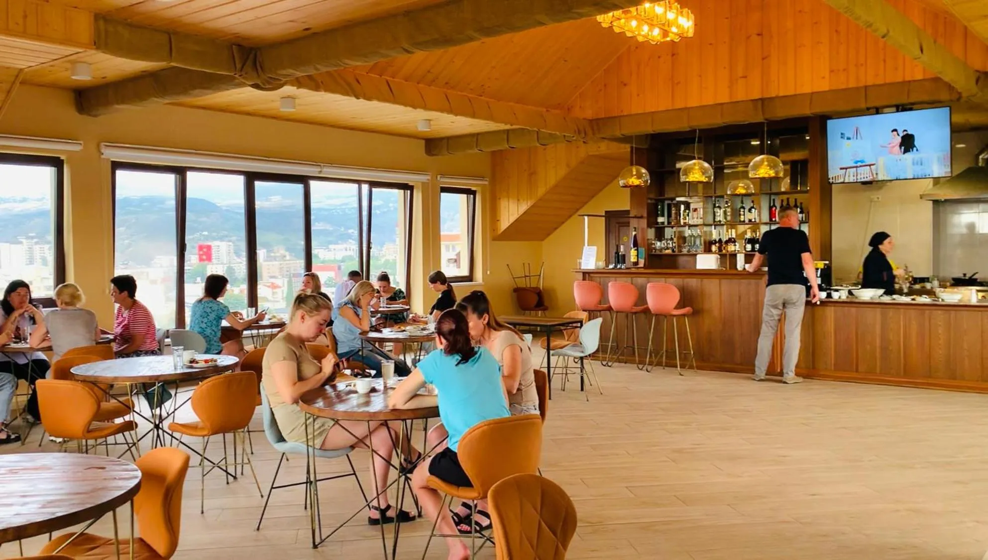 Restaurant/places to eat in Phazisi Hotel