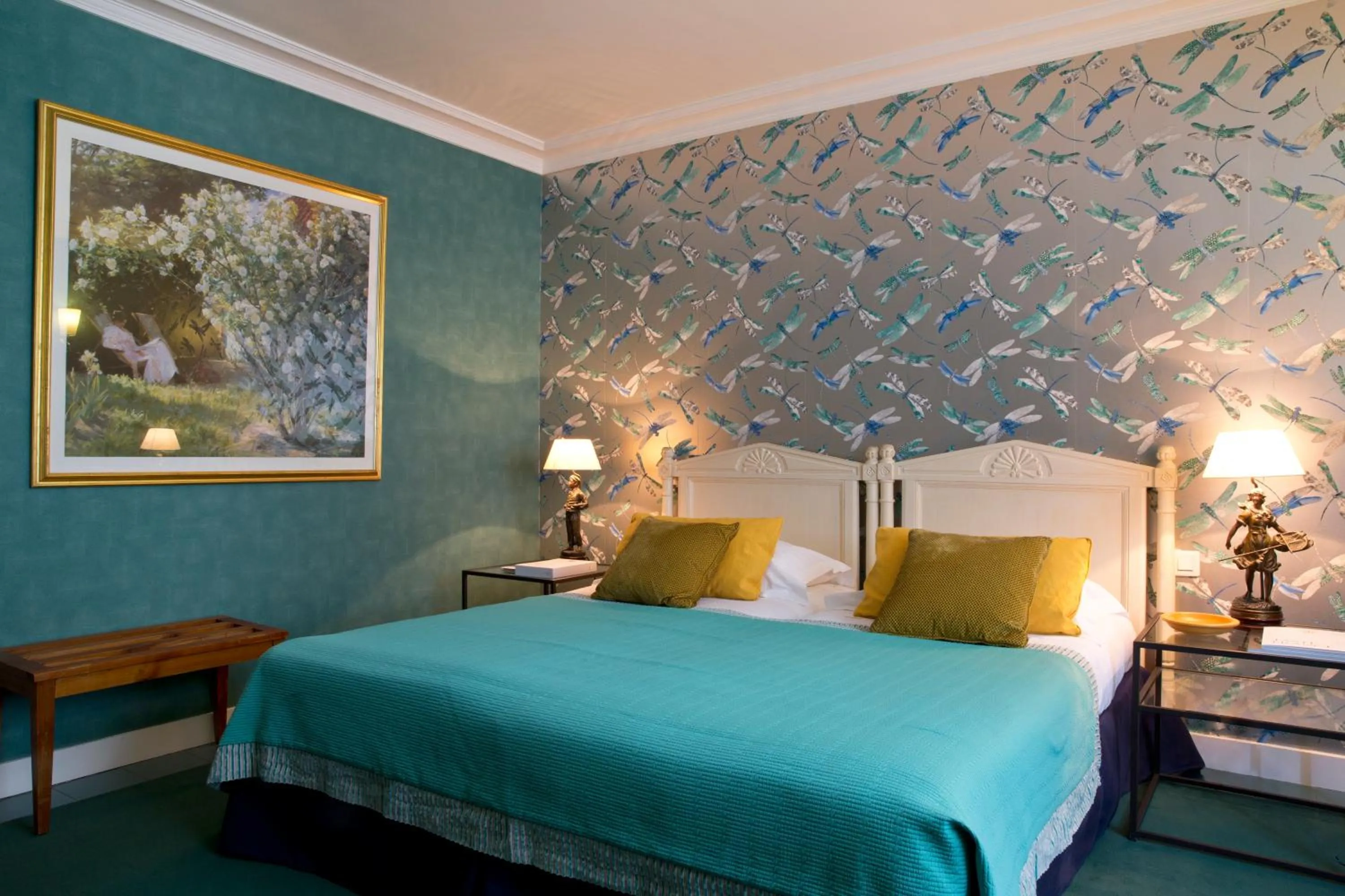 Bed in CAZAUDEHORE Hôtel Restaurant Gastronomique Terrasse et Jardins