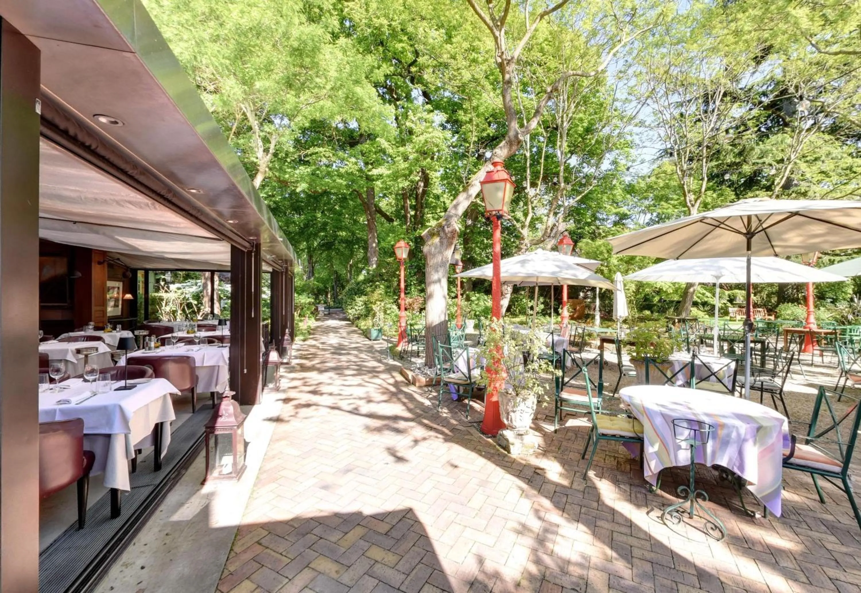 Restaurant/places to eat in CAZAUDEHORE Hôtel Restaurant Gastronomique Terrasse et Jardins